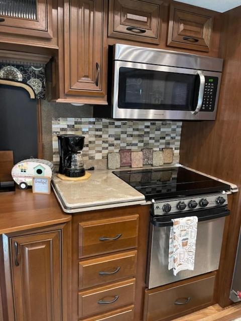 Mobile Home photo 3