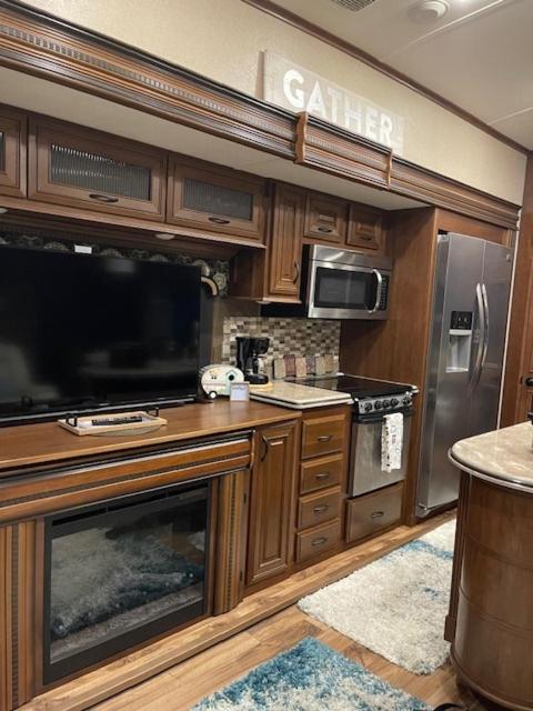 Mobile Home photo 2