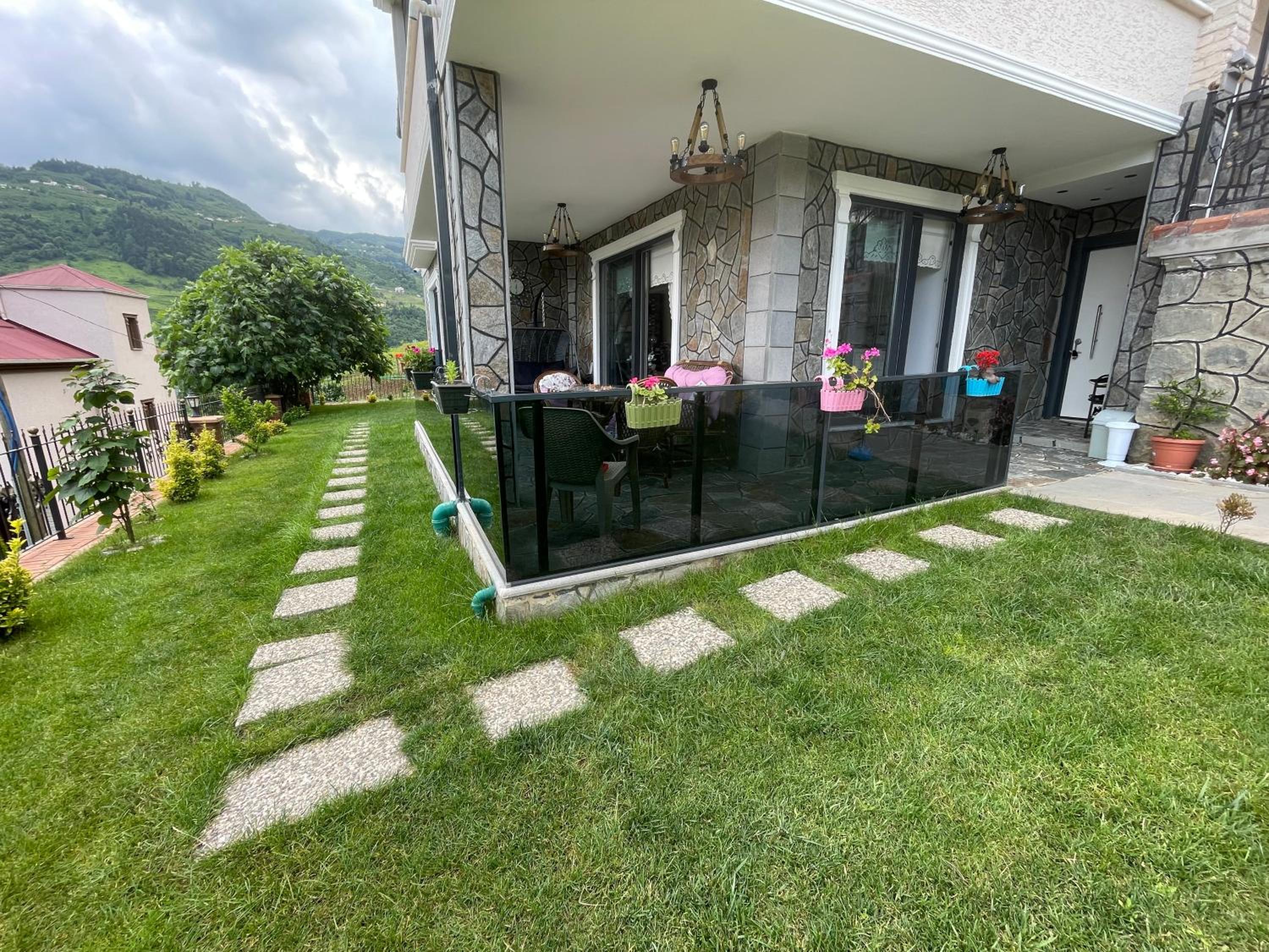 Villa photo 2