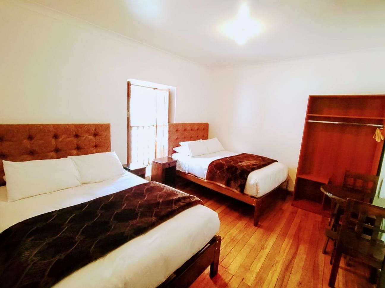 Family Room with Balcony photo 3