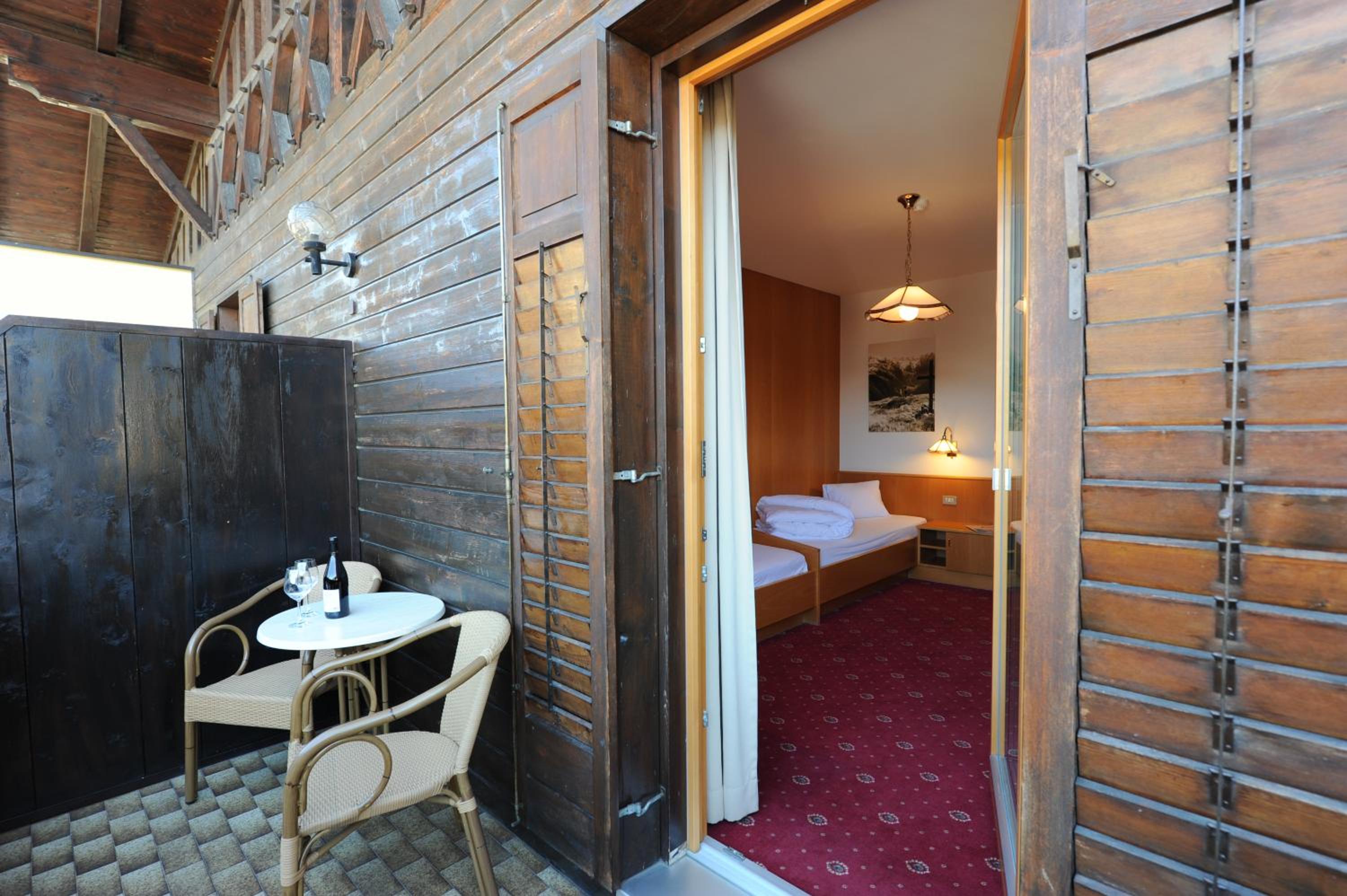 Economy Twin Room - Photo 4