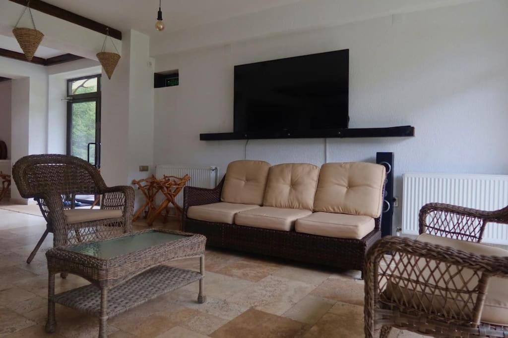 Villa photo 3