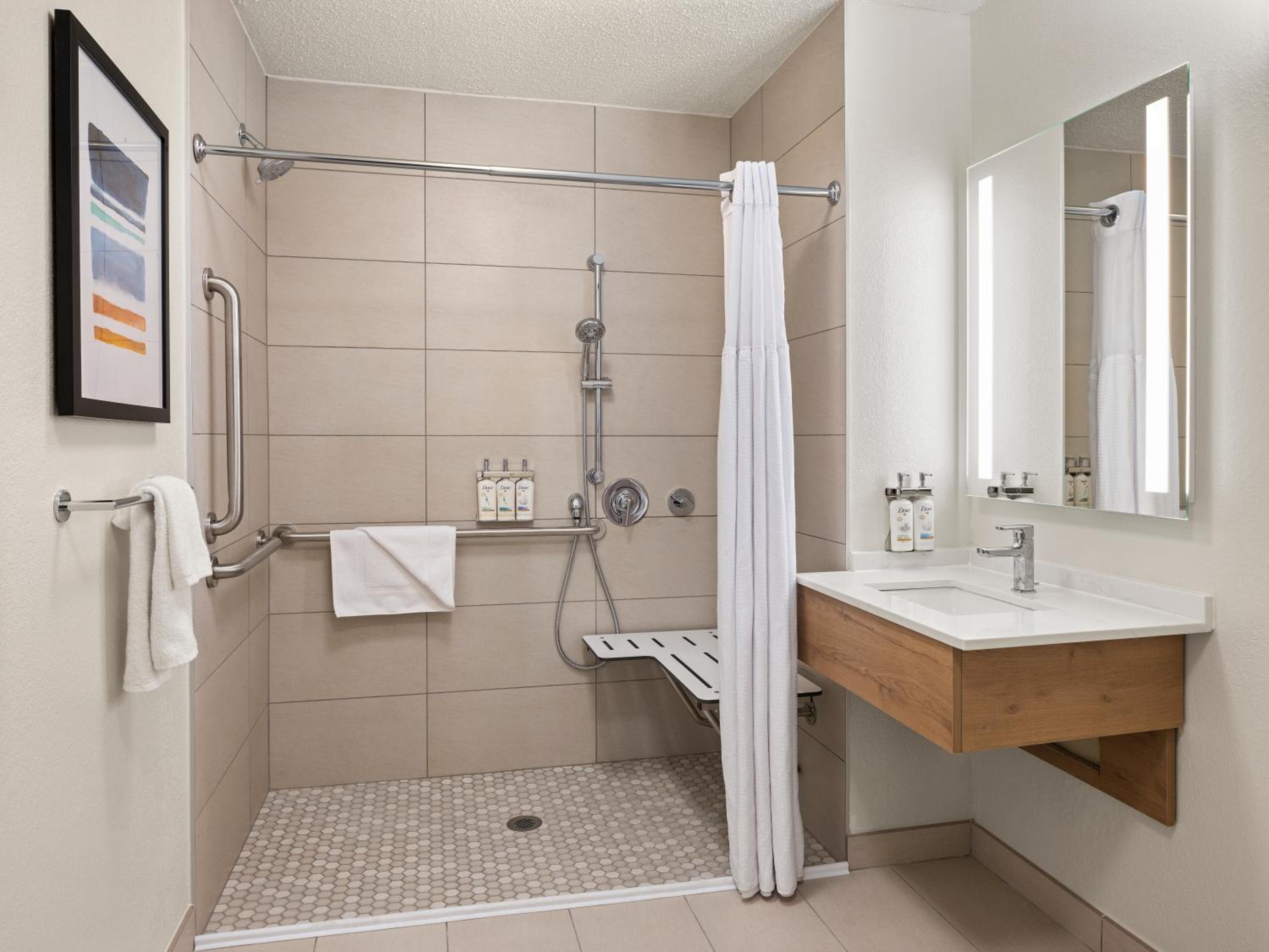 Queen Suite - Disability Access/Non-Smoking - Photo 4