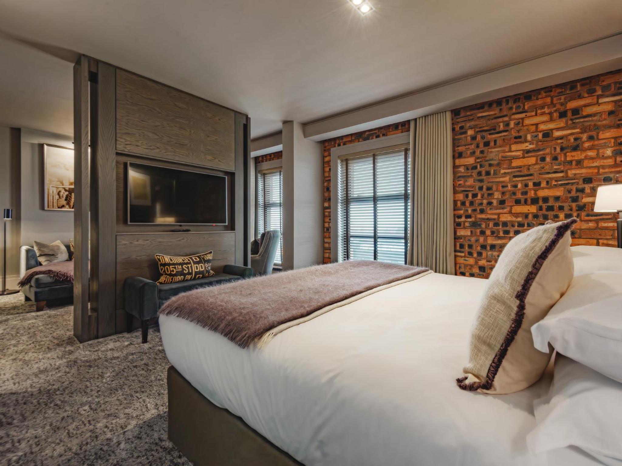 Deluxe Suite - Photo 3