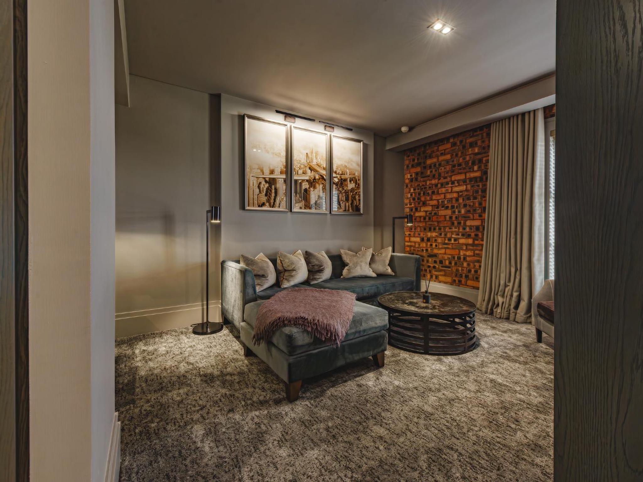 Deluxe Suite - Photo 5