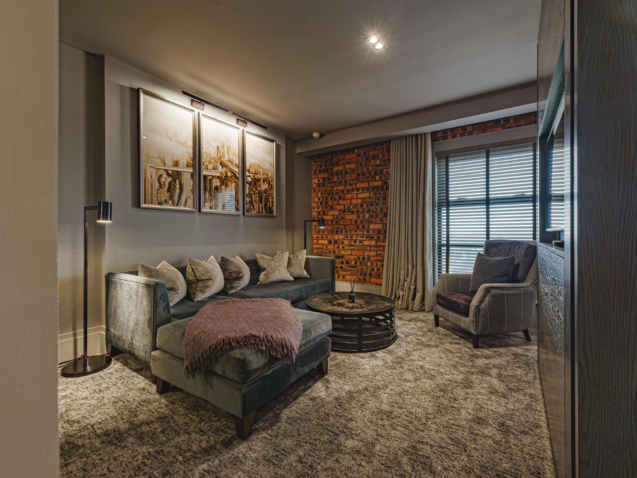 Deluxe Suite - Photo 6
