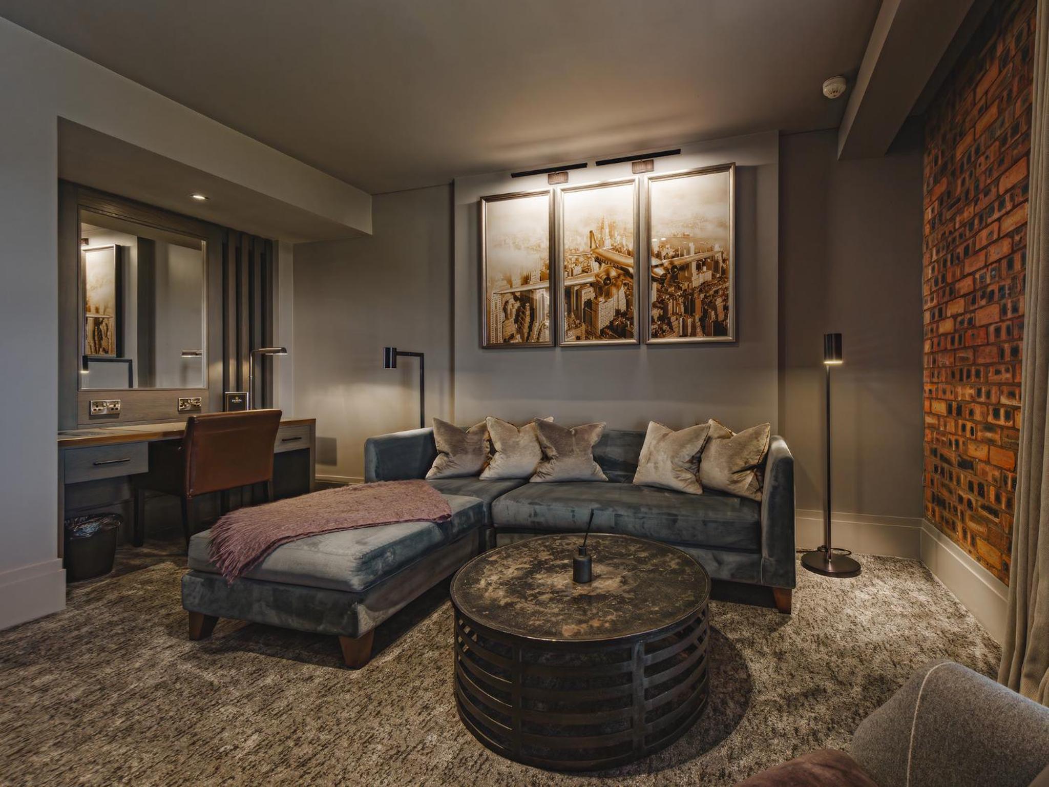 Deluxe Suite - Photo 8