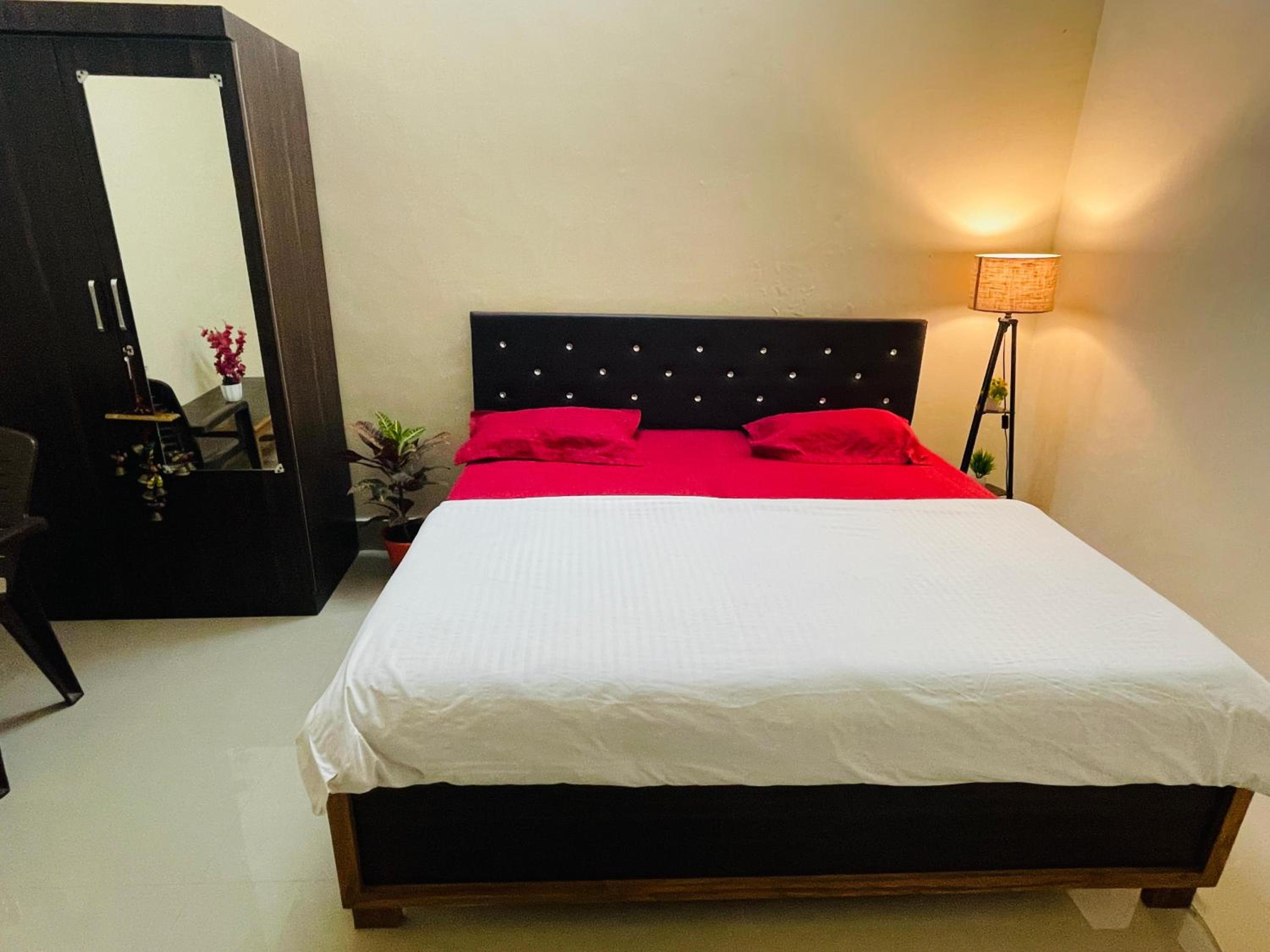 Standard Double Room With Shared Bathroom photo 2