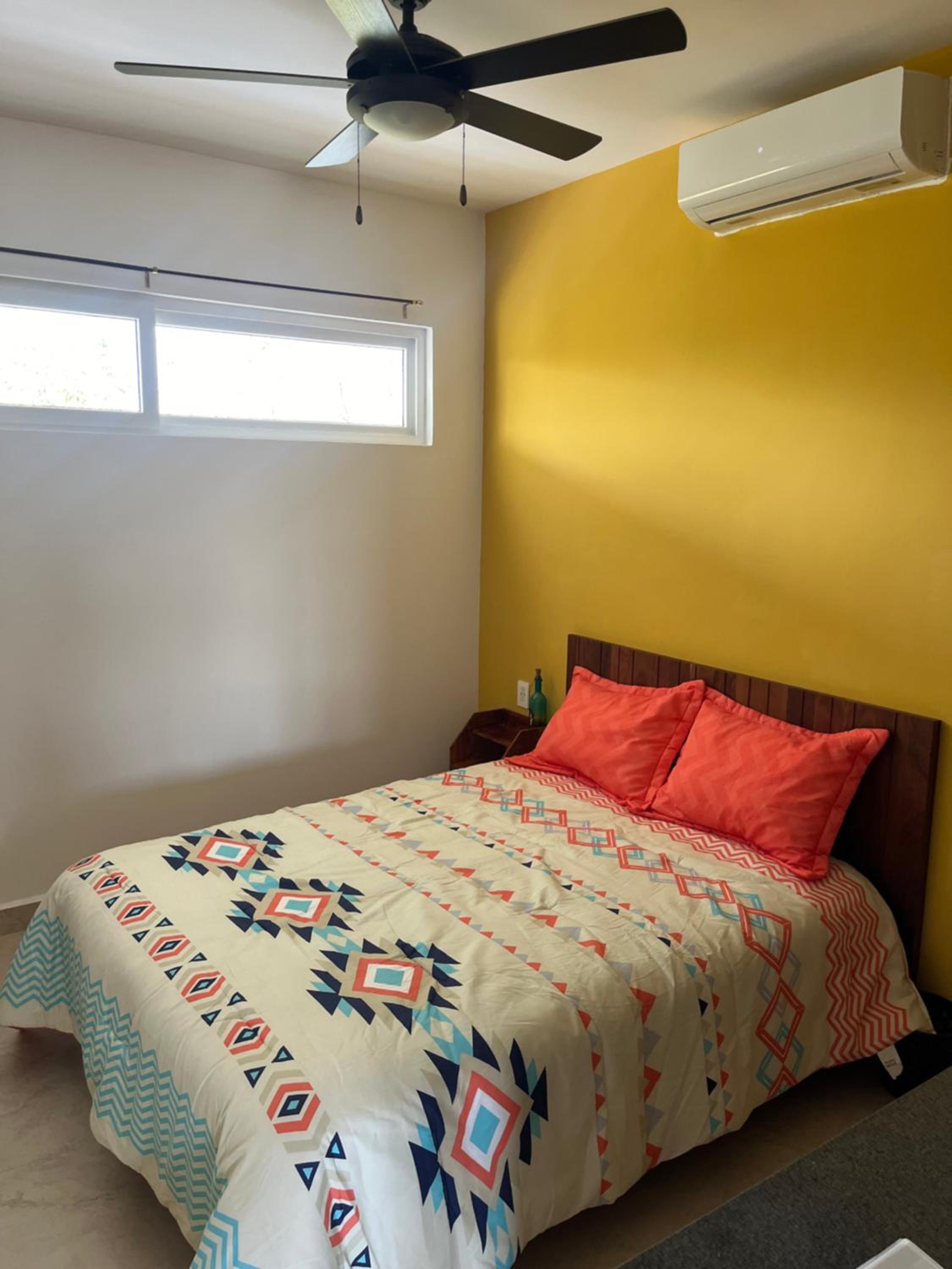 One-Bedroom Apartment photo 1