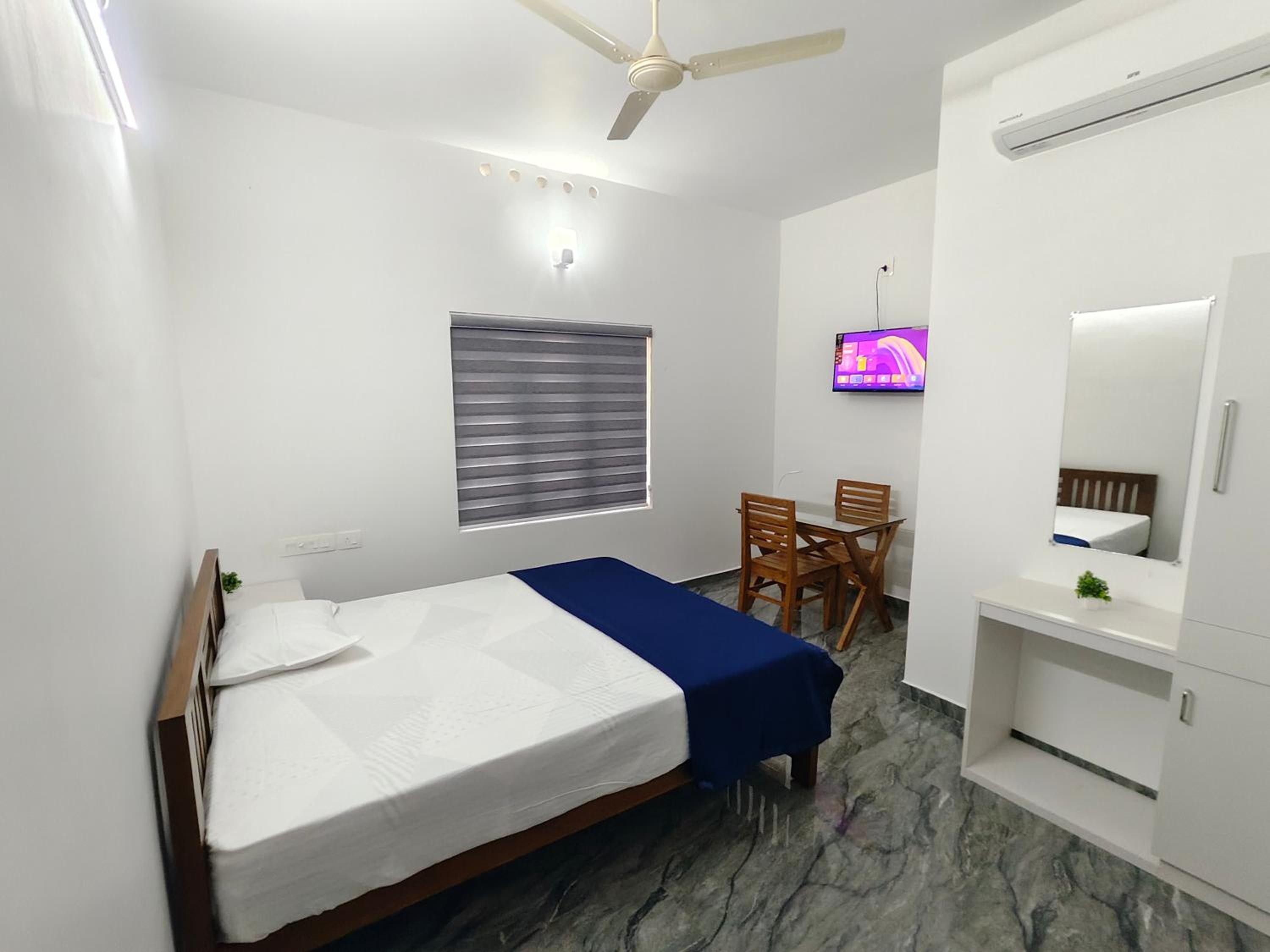Economy Double Room photo 2