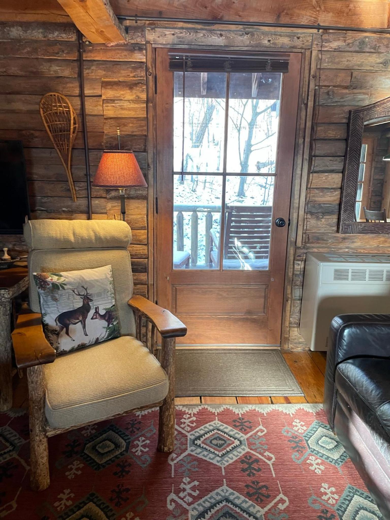 One-Bedroom House photo 1