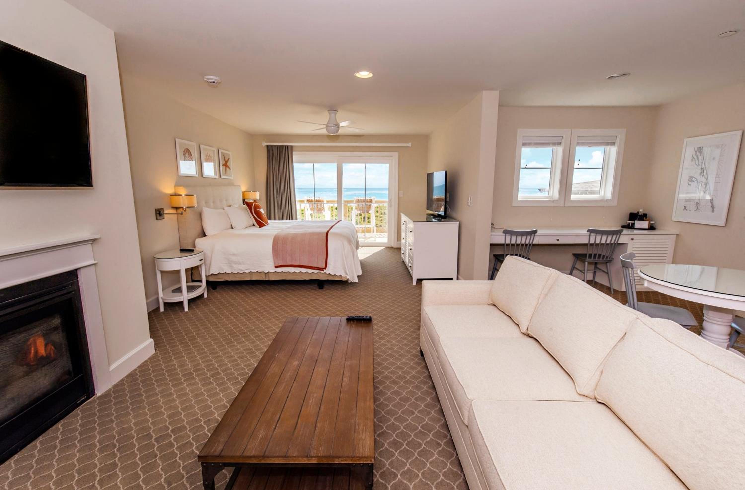 Corner Oceanview Junior King Suite