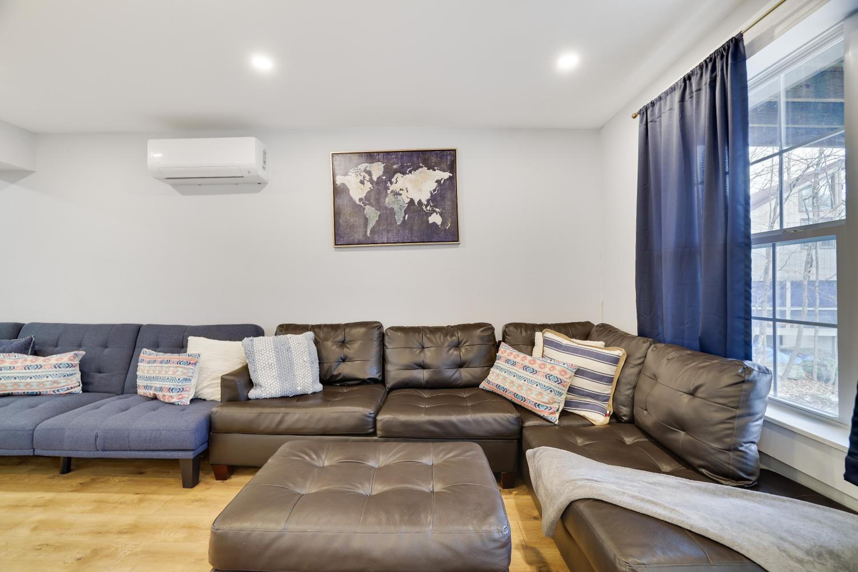 Four-Bedroom House photo 1