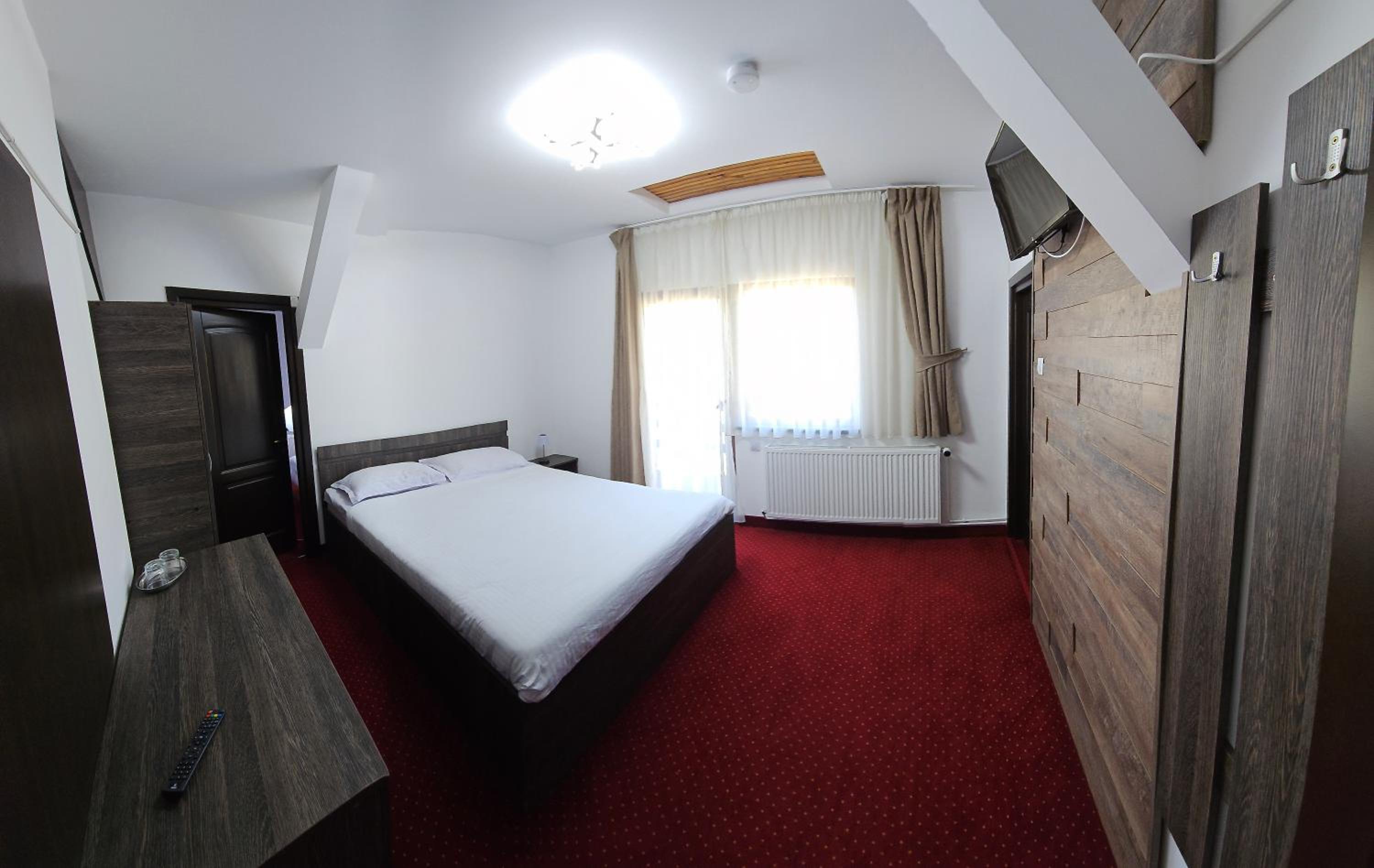 Deluxe Family Suite photo 1