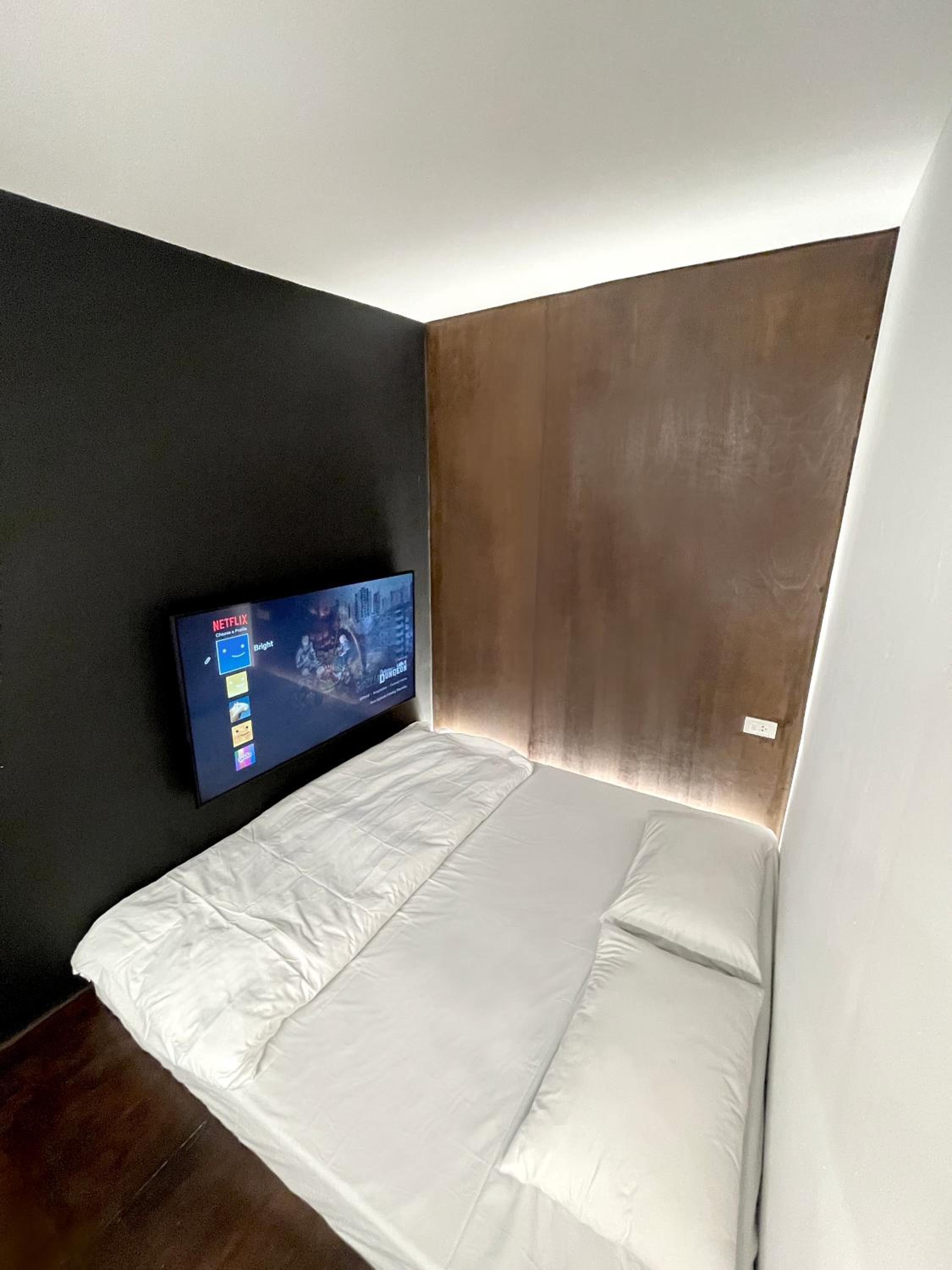 Double Room with Private Bathroom - Photo 2