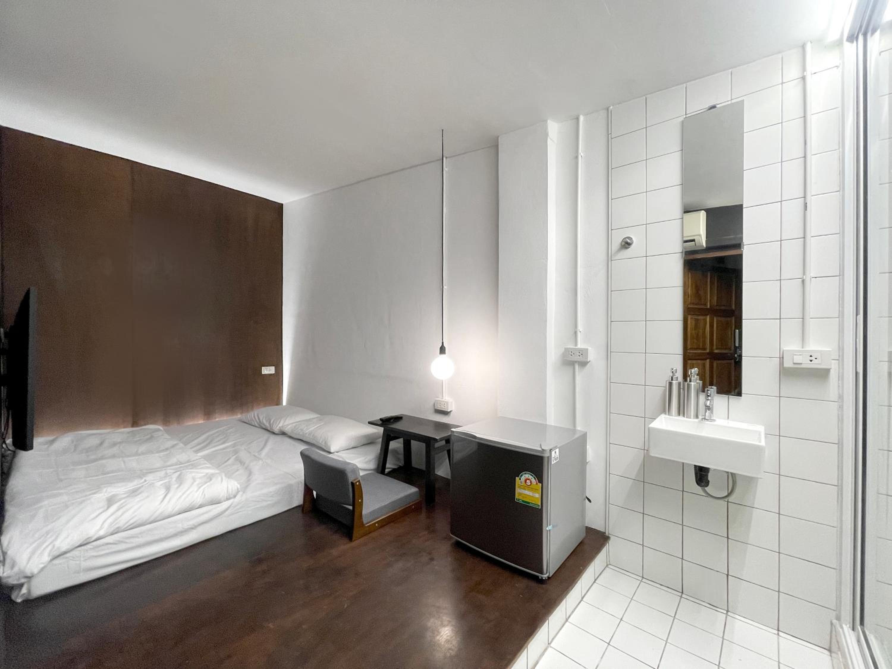 Double Room with Private Bathroom - Photo 1