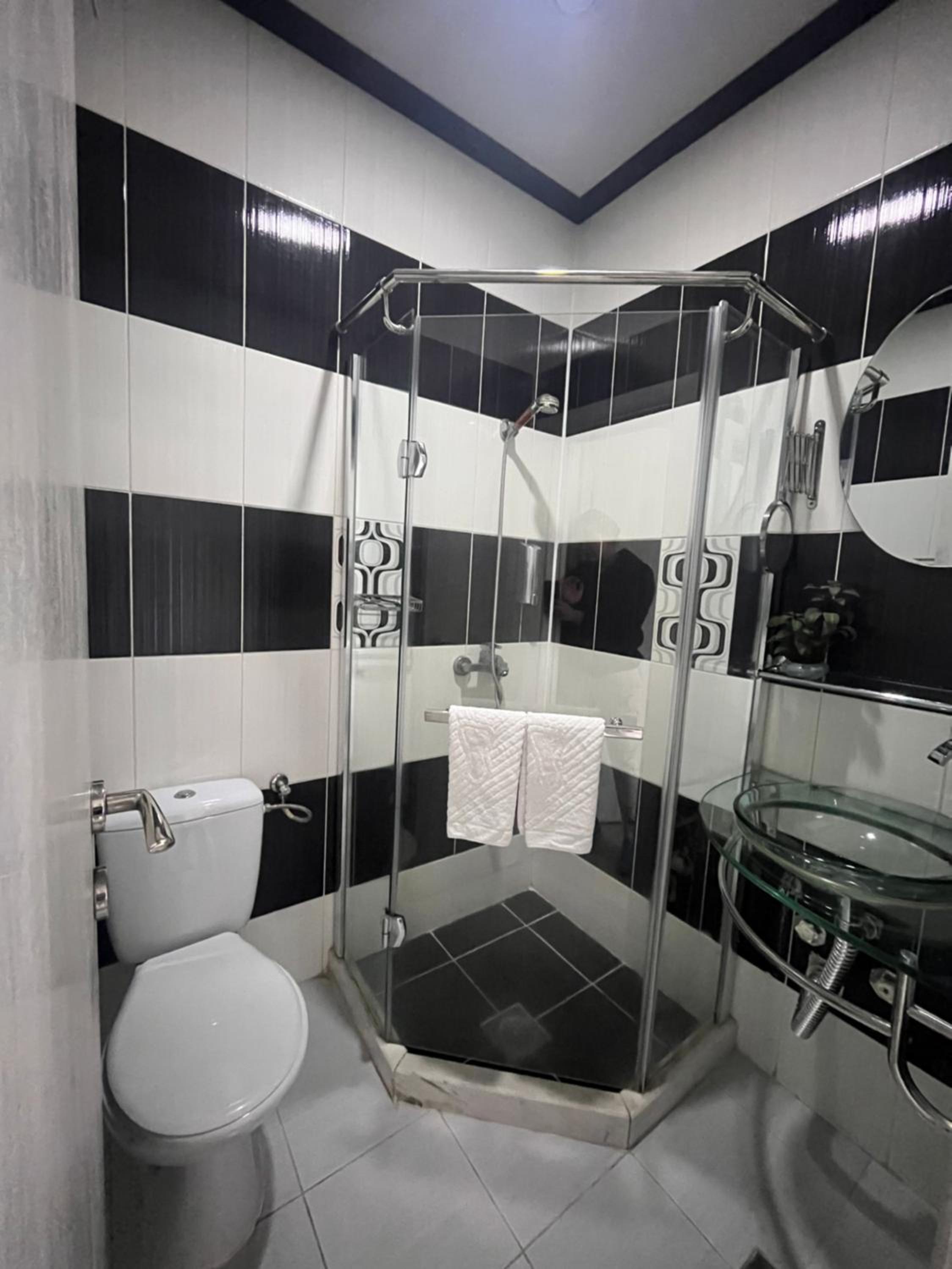 One-Bedroom Apartment - Photo 6