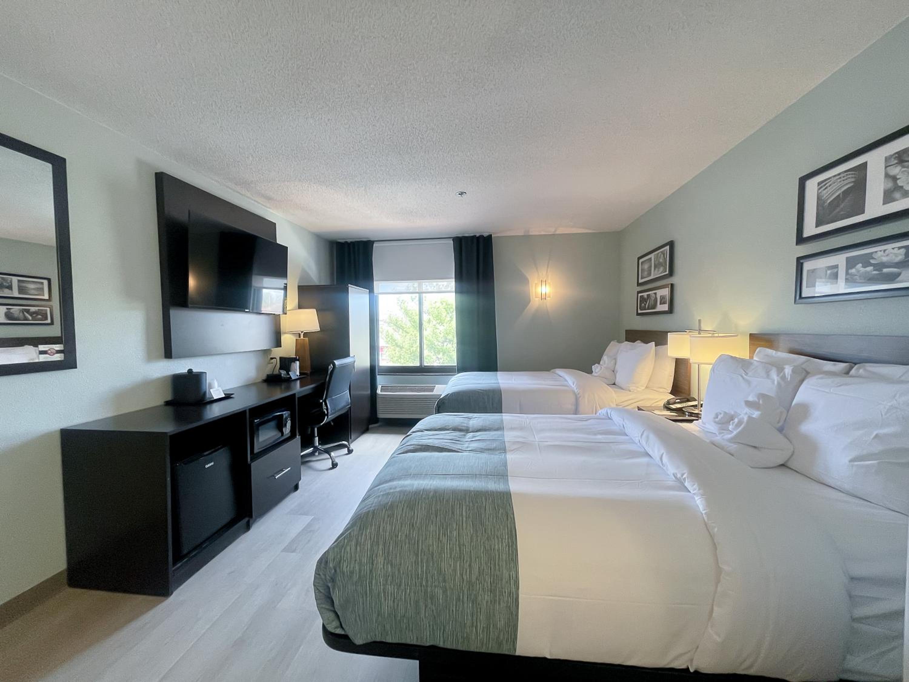 Double Room with Two Double Beds - Non-Smoking - Photo 3