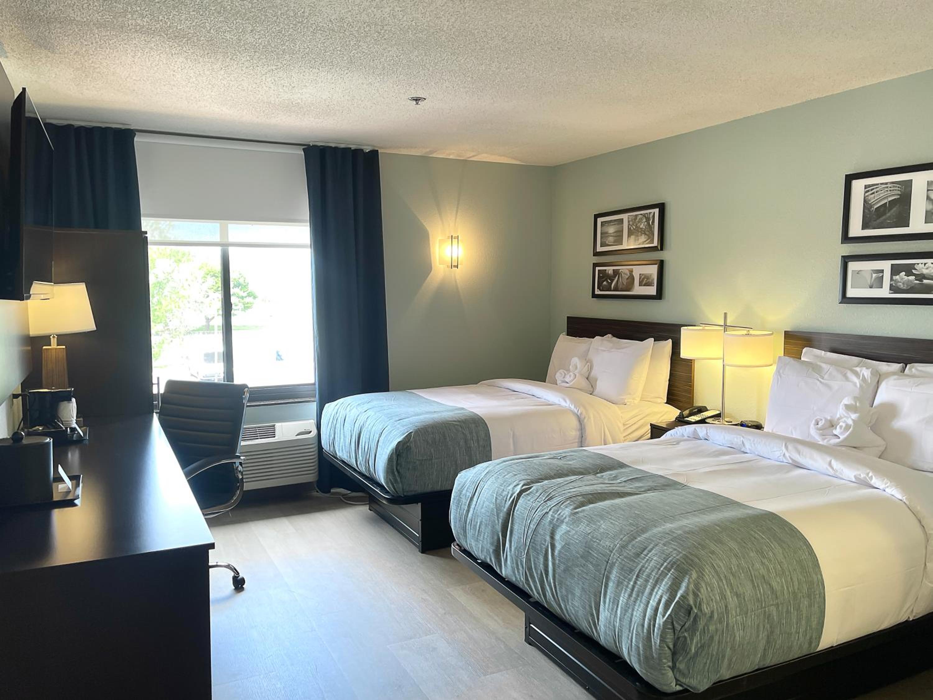 Double Room with Two Double Beds - Non-Smoking - Photo 2