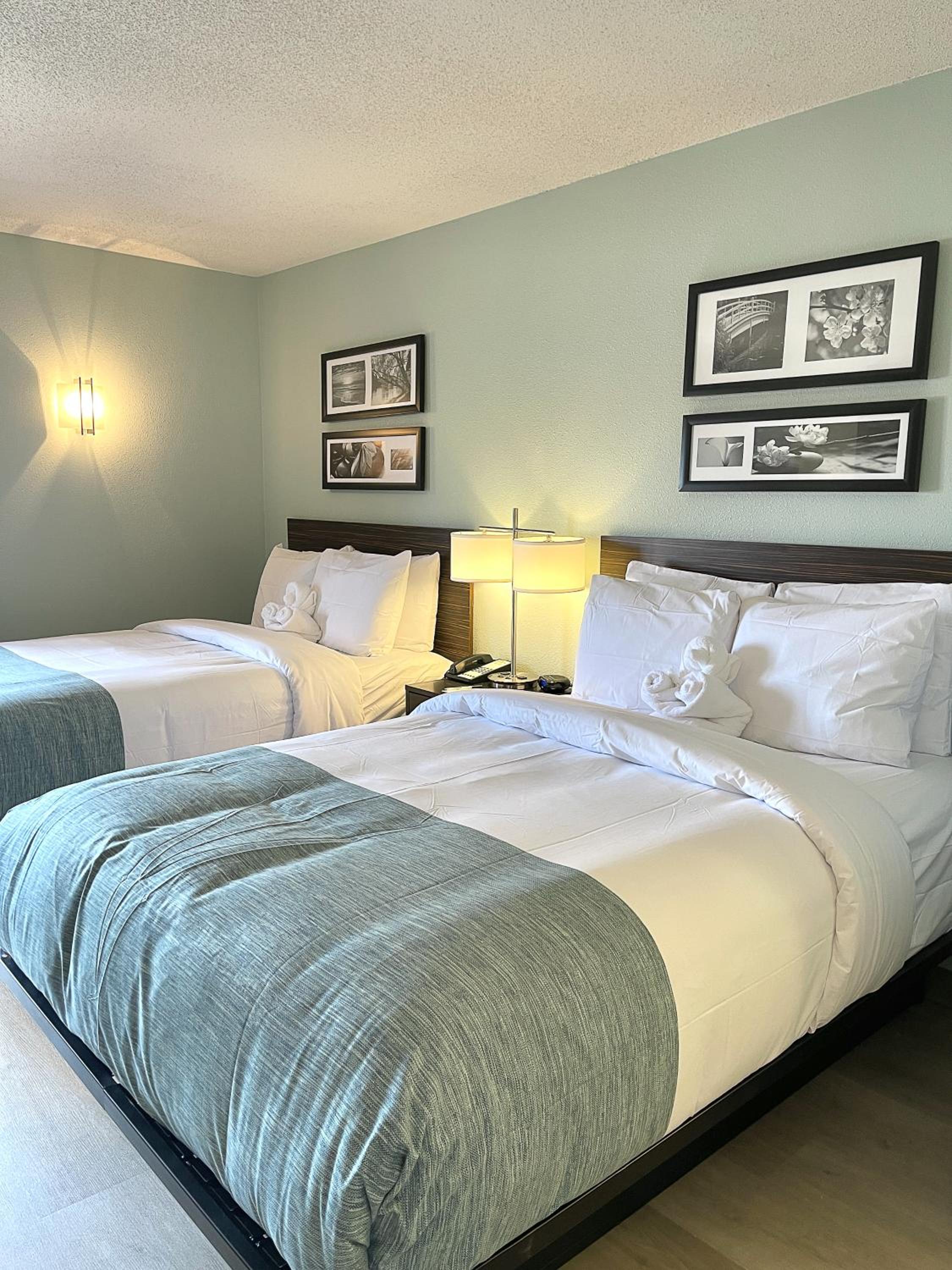 Double Room with Two Double Beds - Non-Smoking - Photo 7