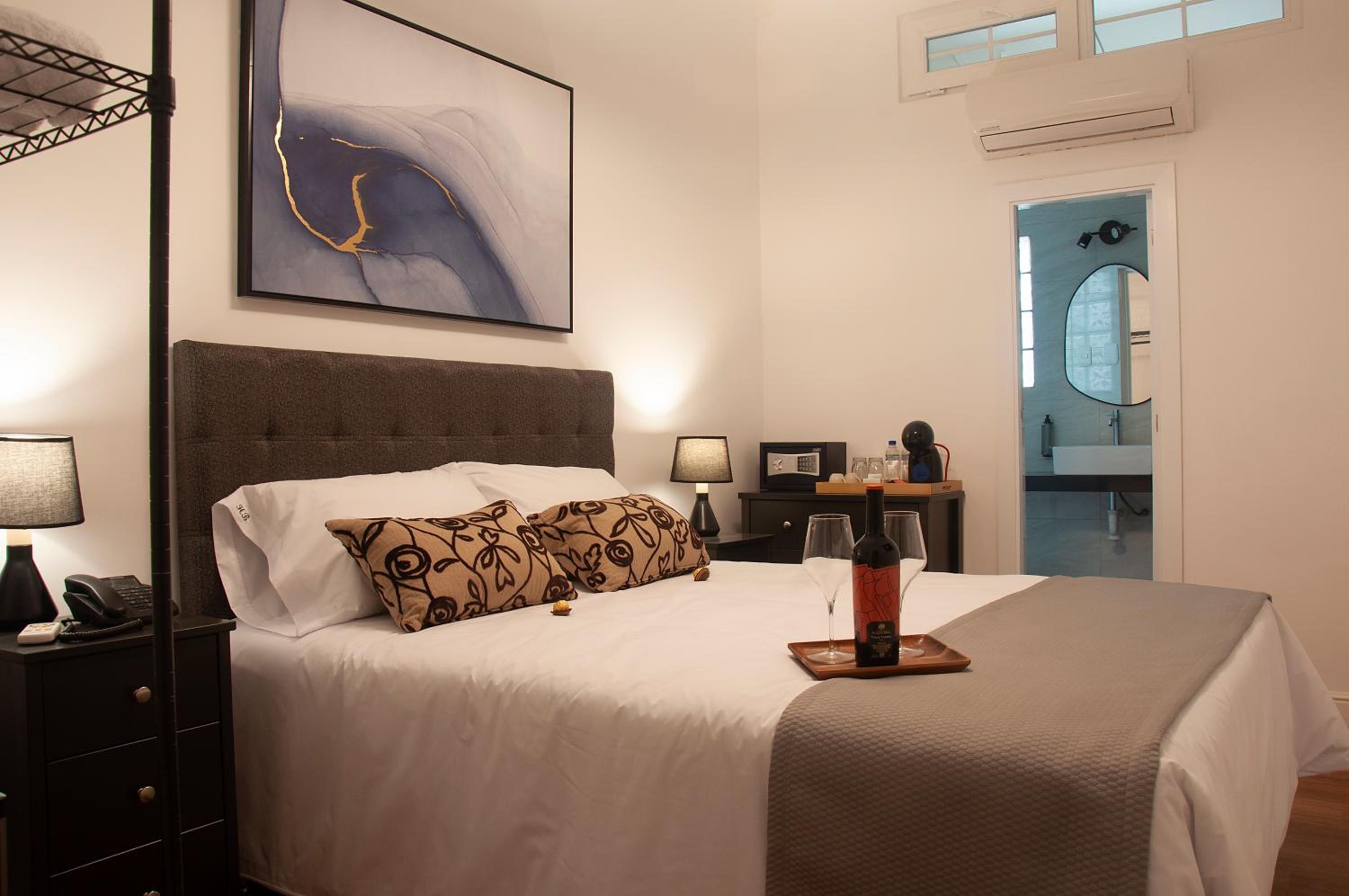 Single Room - Photo 1
