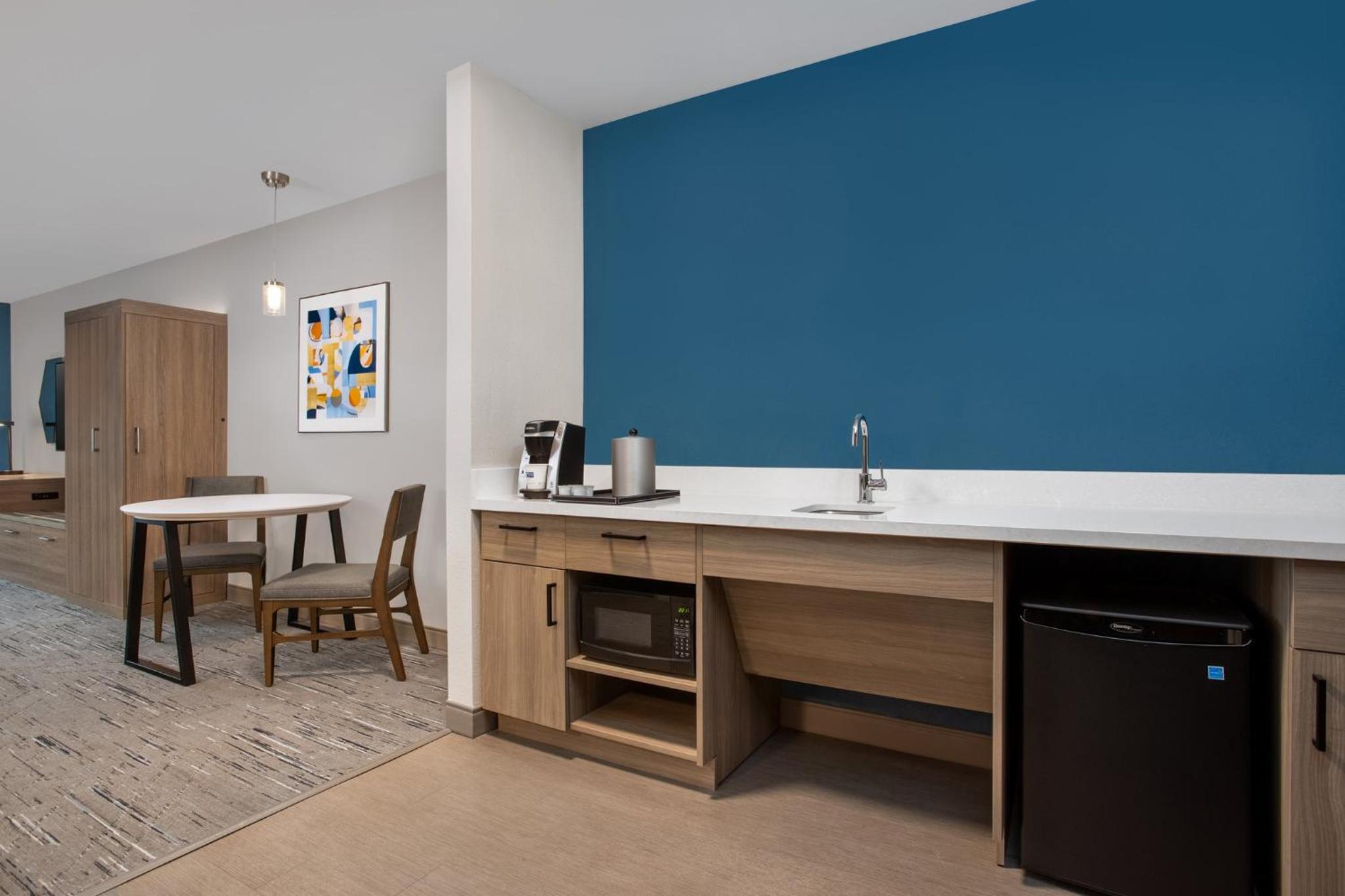 King Room - Mobility Access/Hearing Accessible - Photo 2
