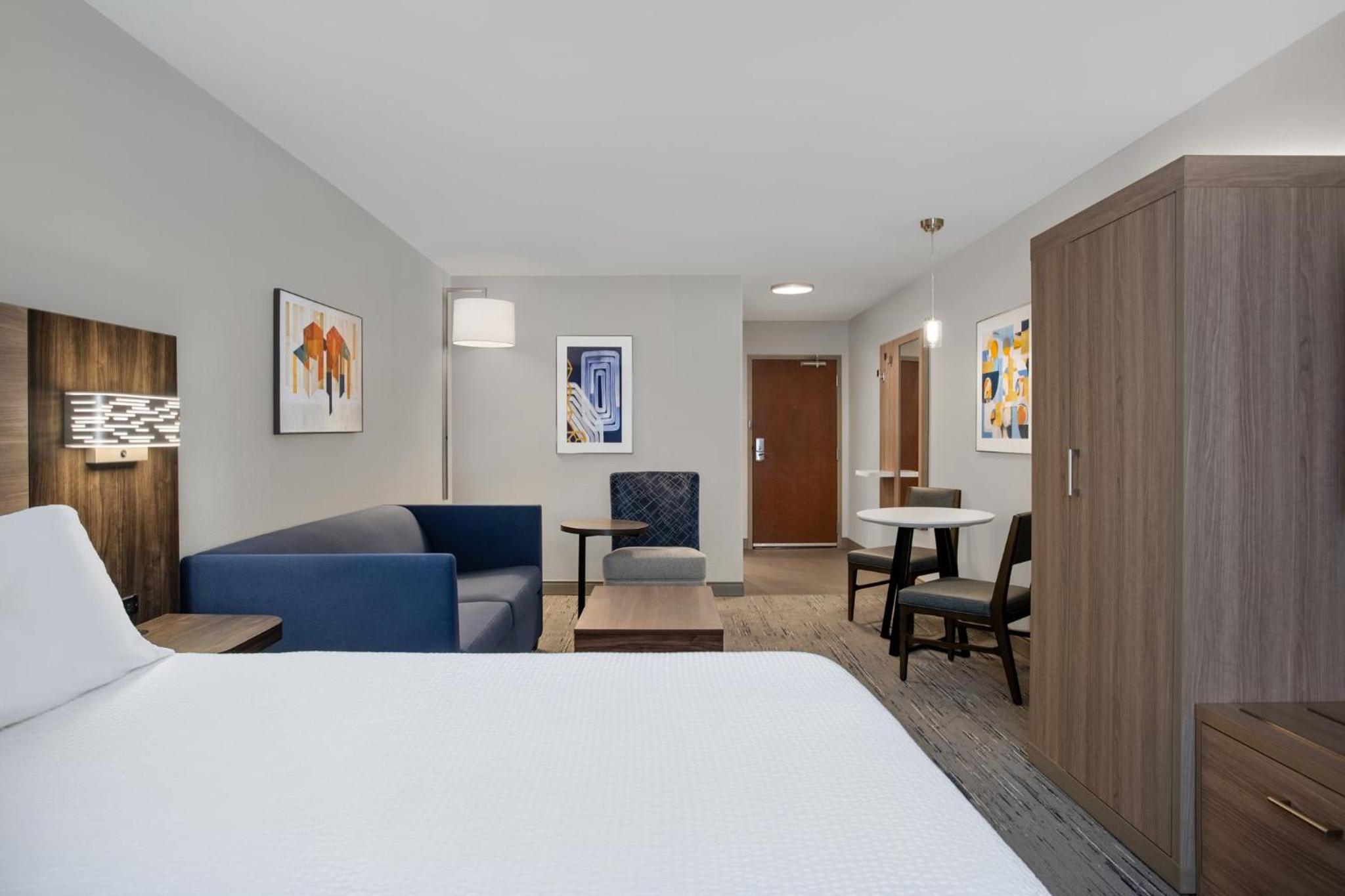 King Suite - Photo 3