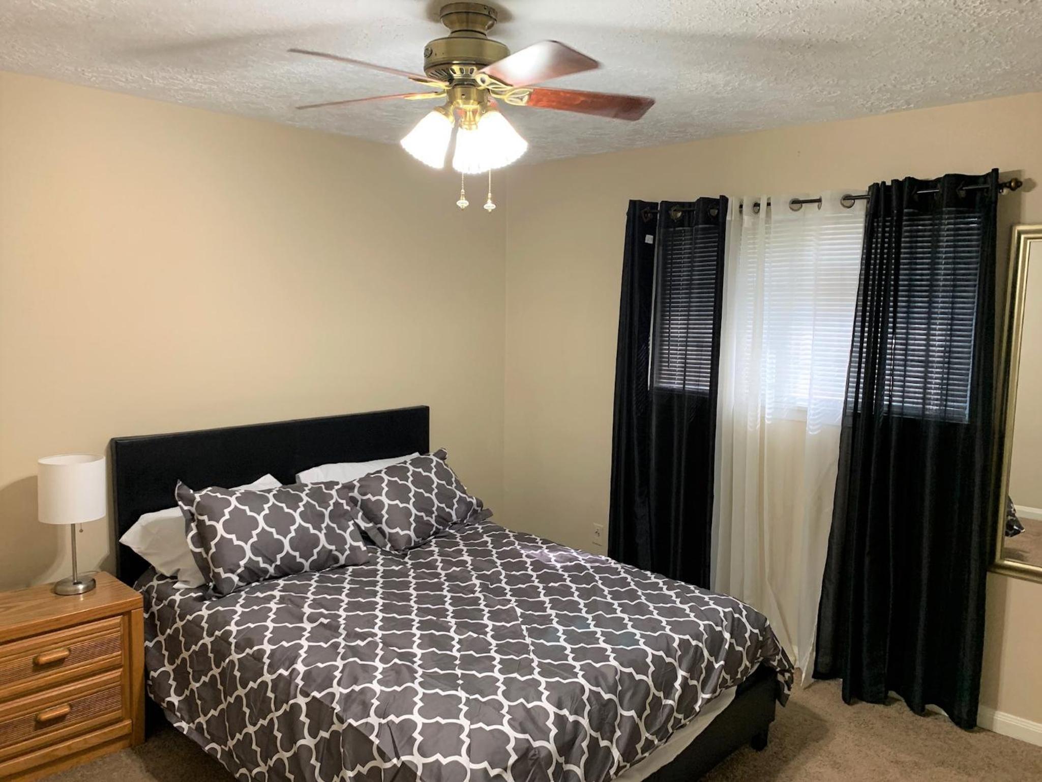 Four-Bedroom House photo 3
