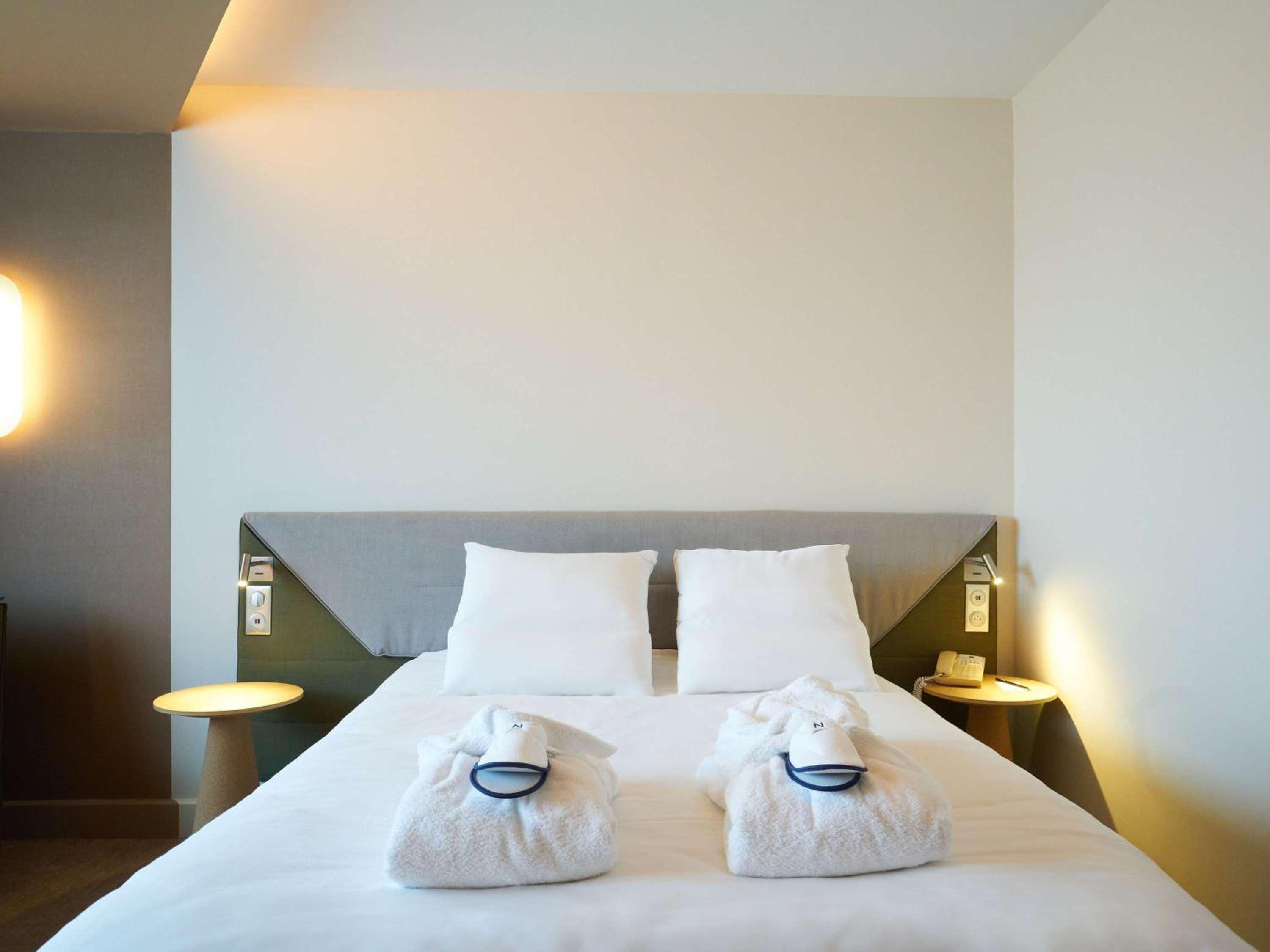 Executive Room with One Double Bed and One Single Sofa Bed  - Photo 7