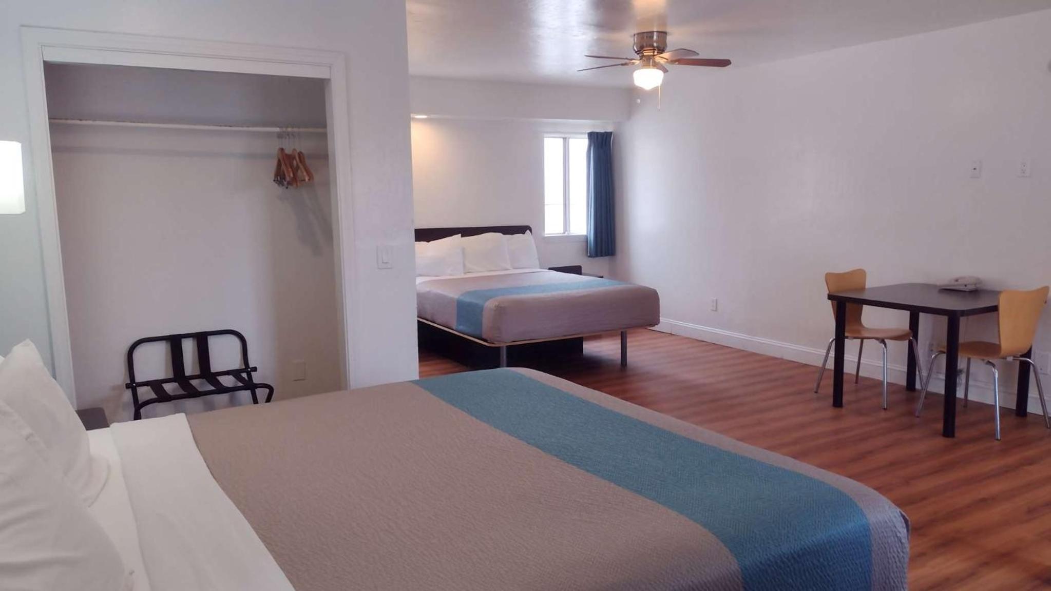 Queen Room - Disability Access - Non-Smoking - Photo 1