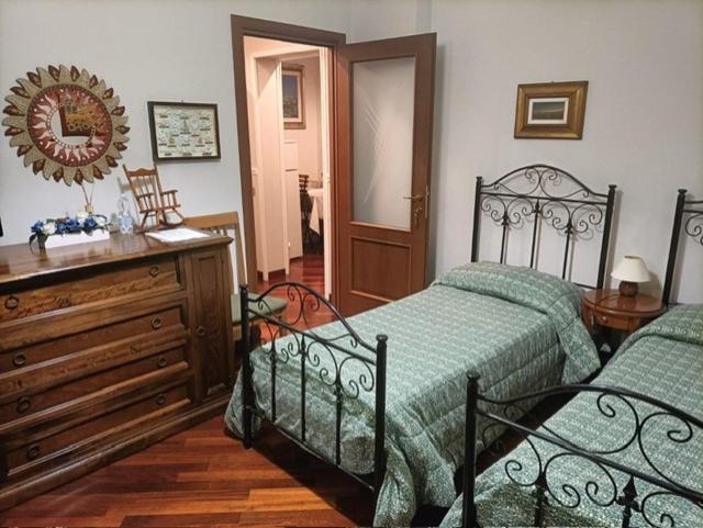 Large Double Room photo 1