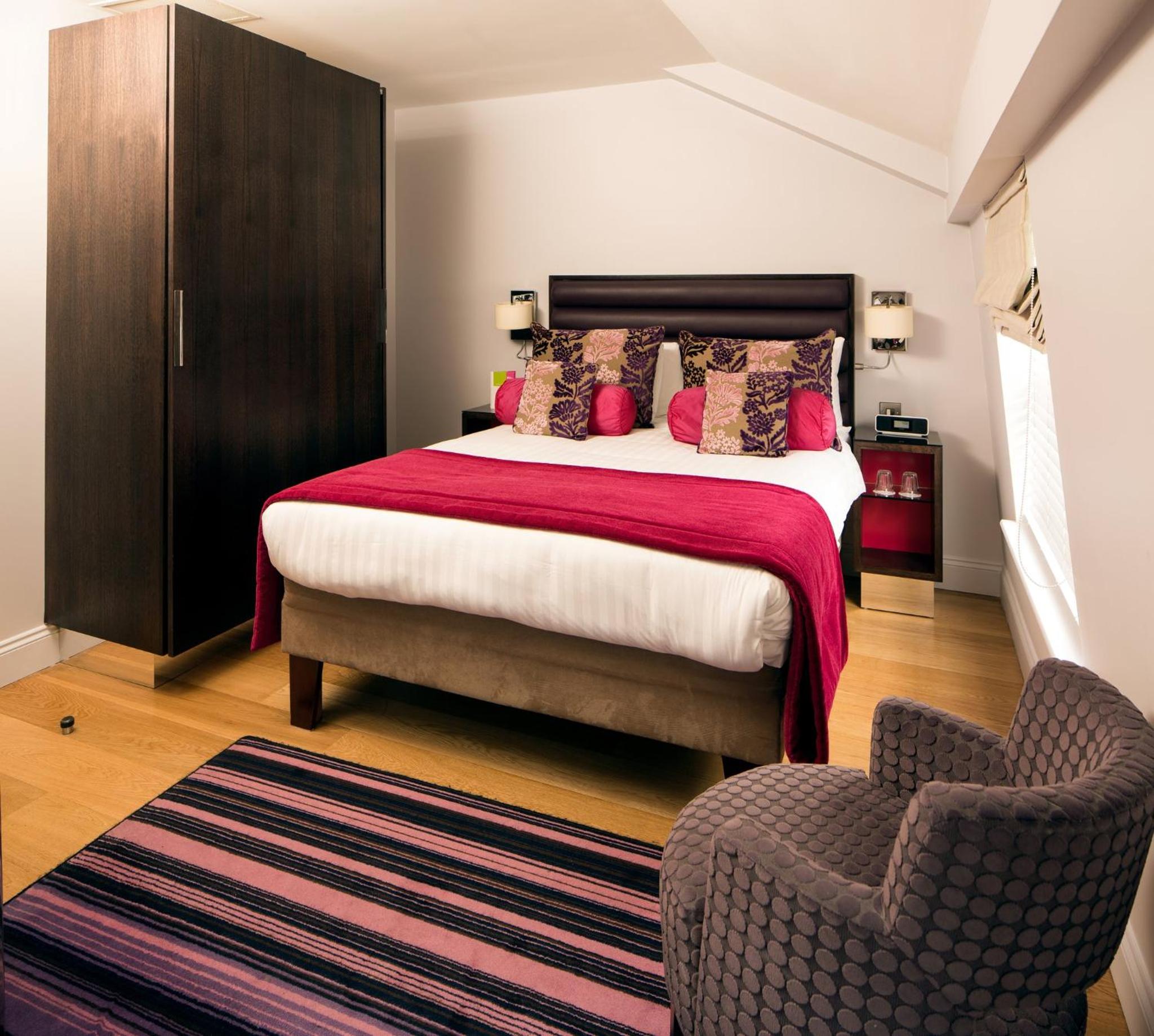 Standard Queen Room photo 3