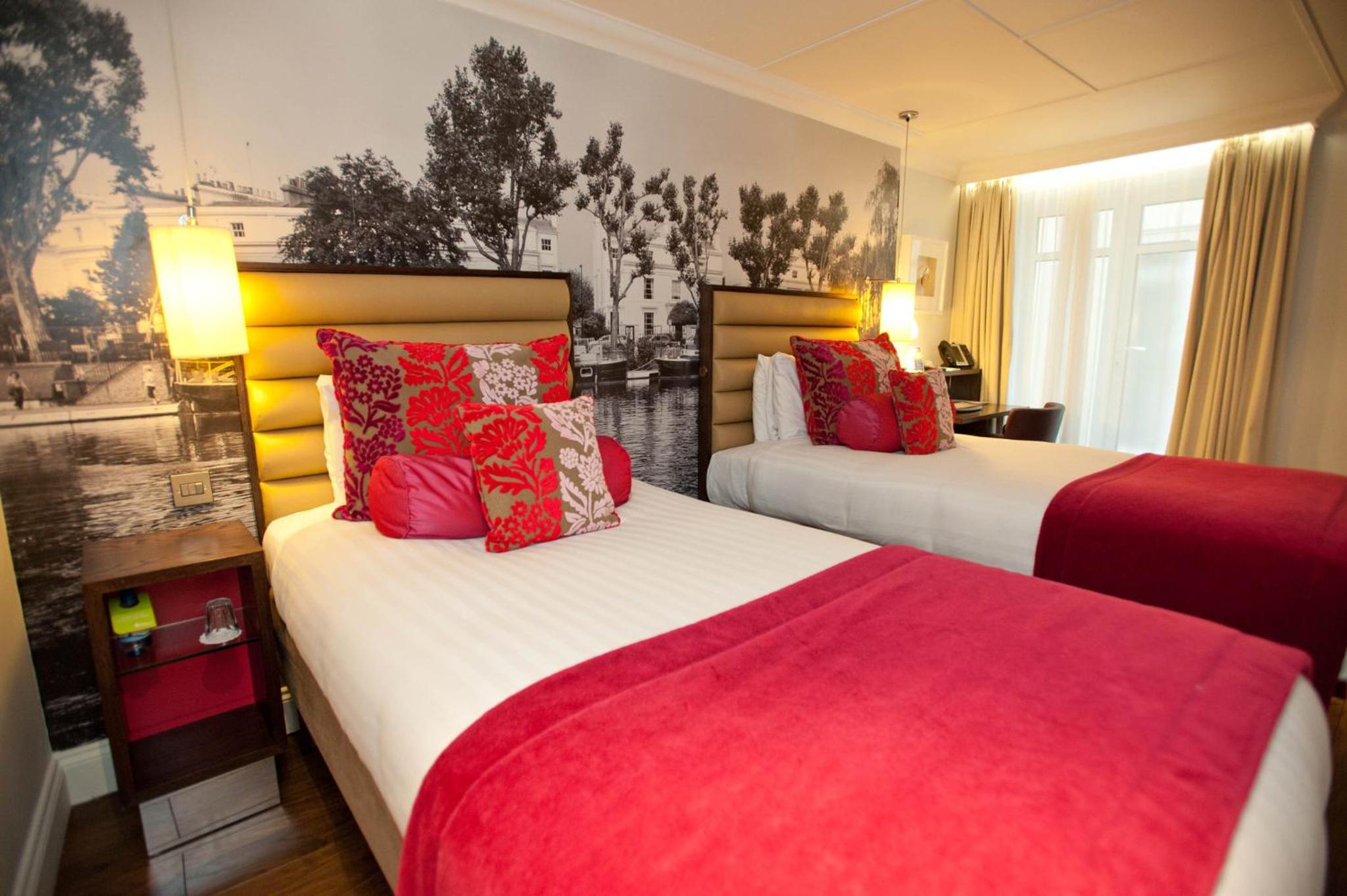 Standard Room with Two Single Beds - Accessible photo 1
