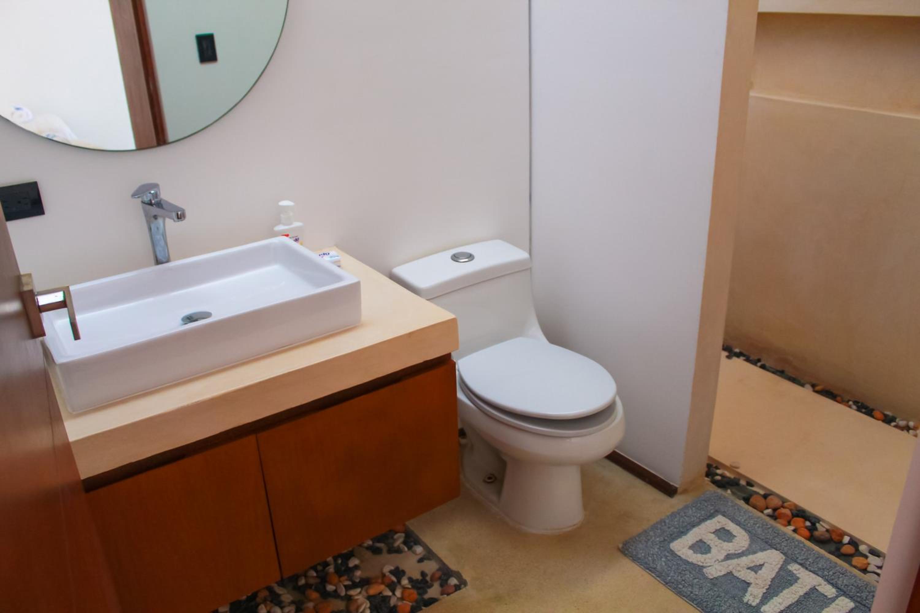 Four-Bedroom House photo 2