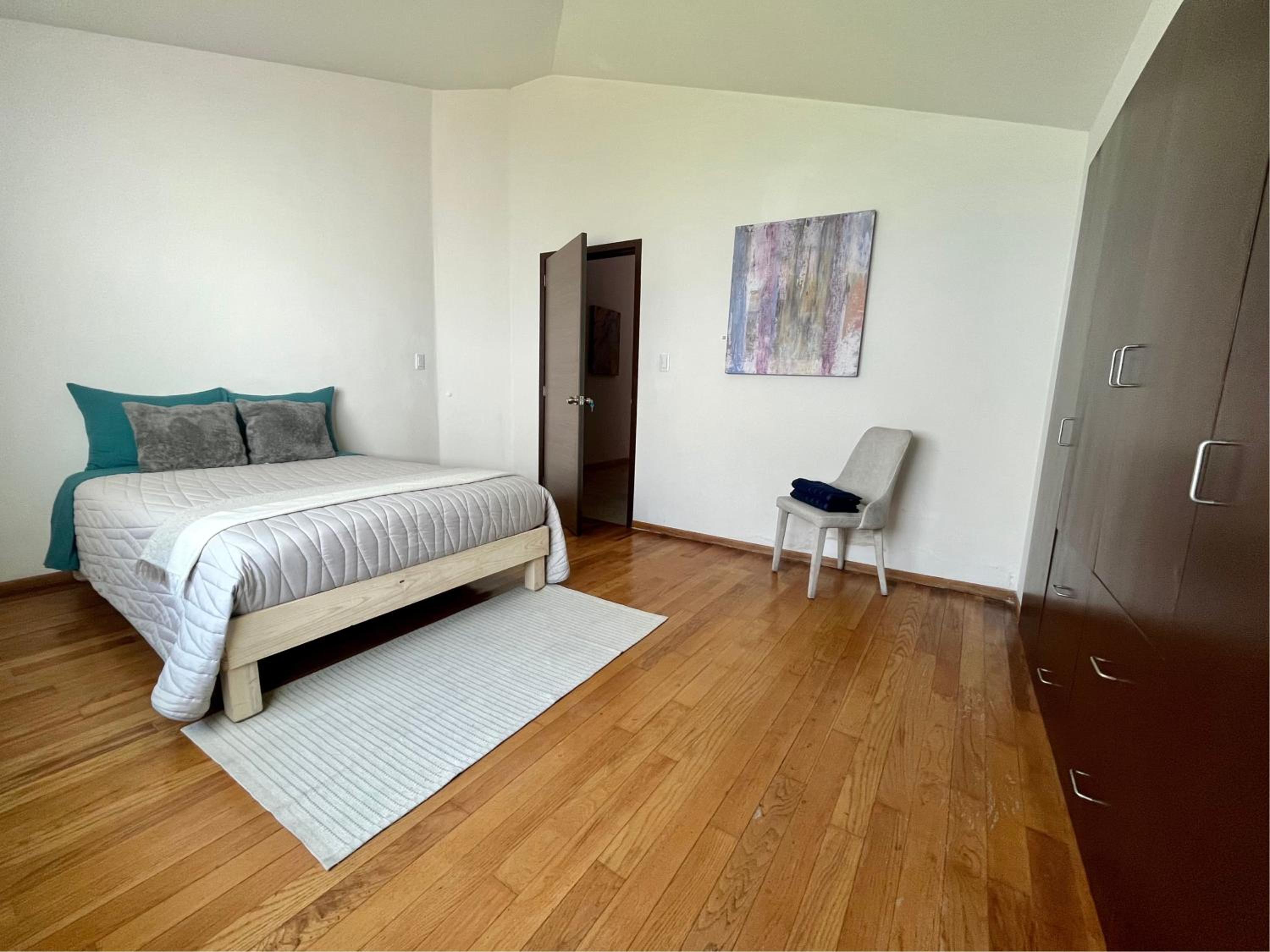 One-Bedroom House photo 1