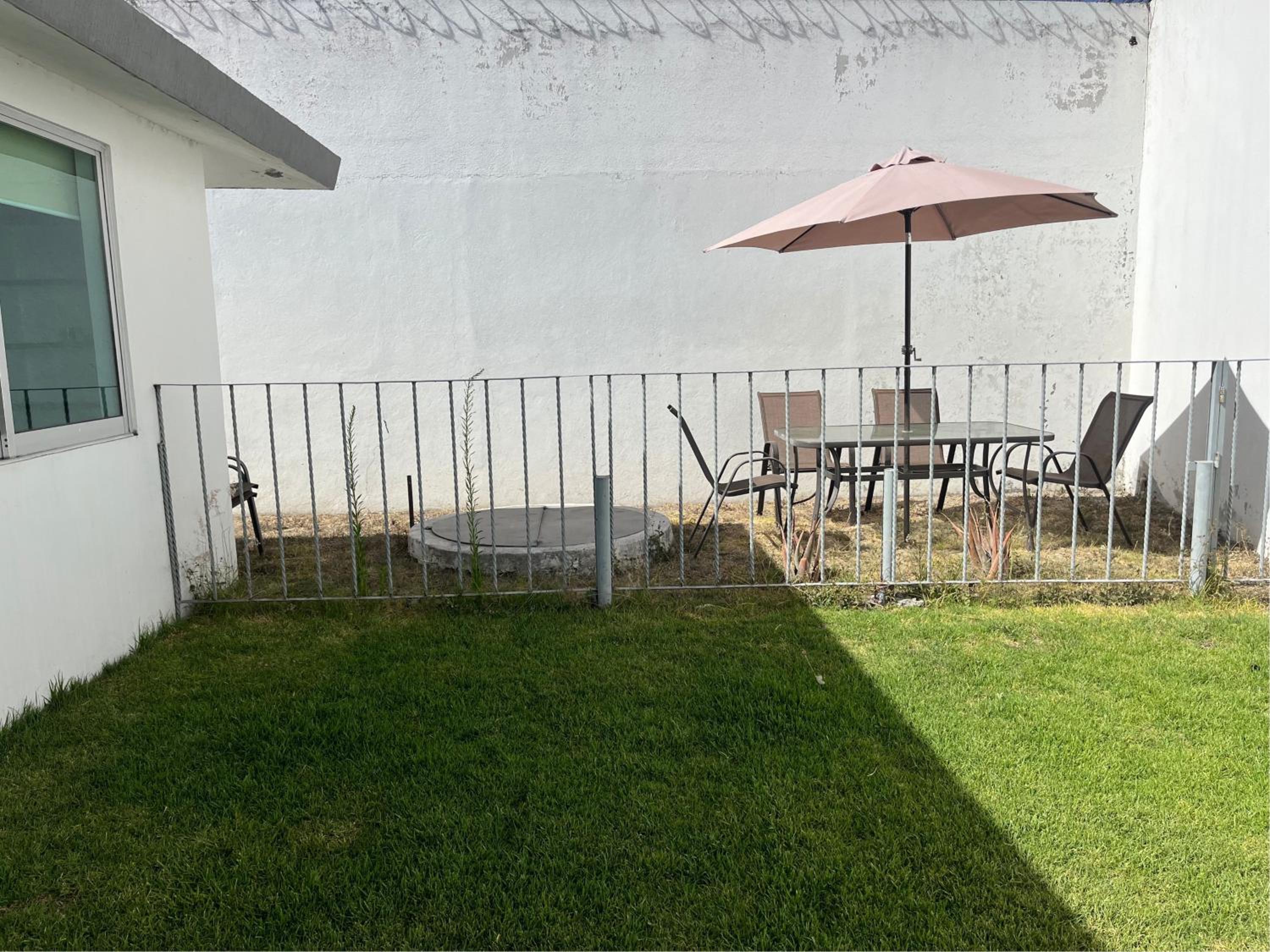 One-Bedroom House photo 2