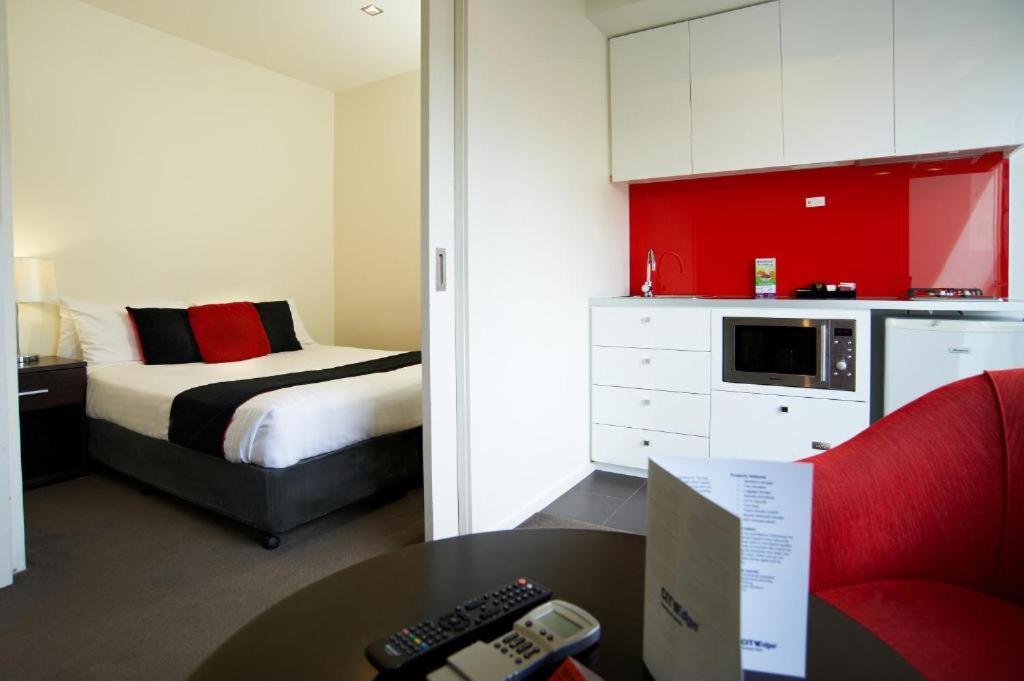 One-Bedroom Apartment - Photo 1