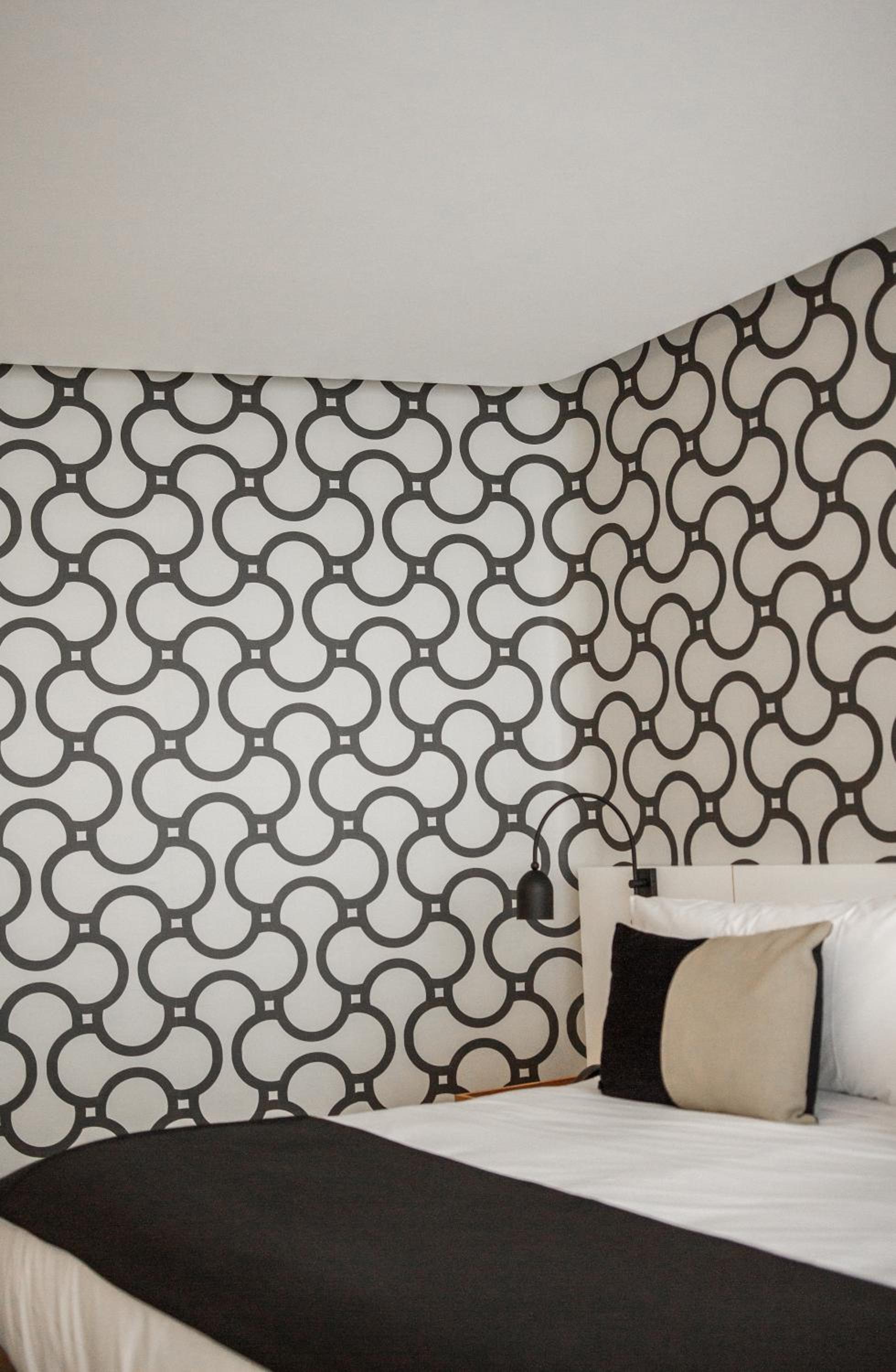 Executive Double Room thumbnail 5