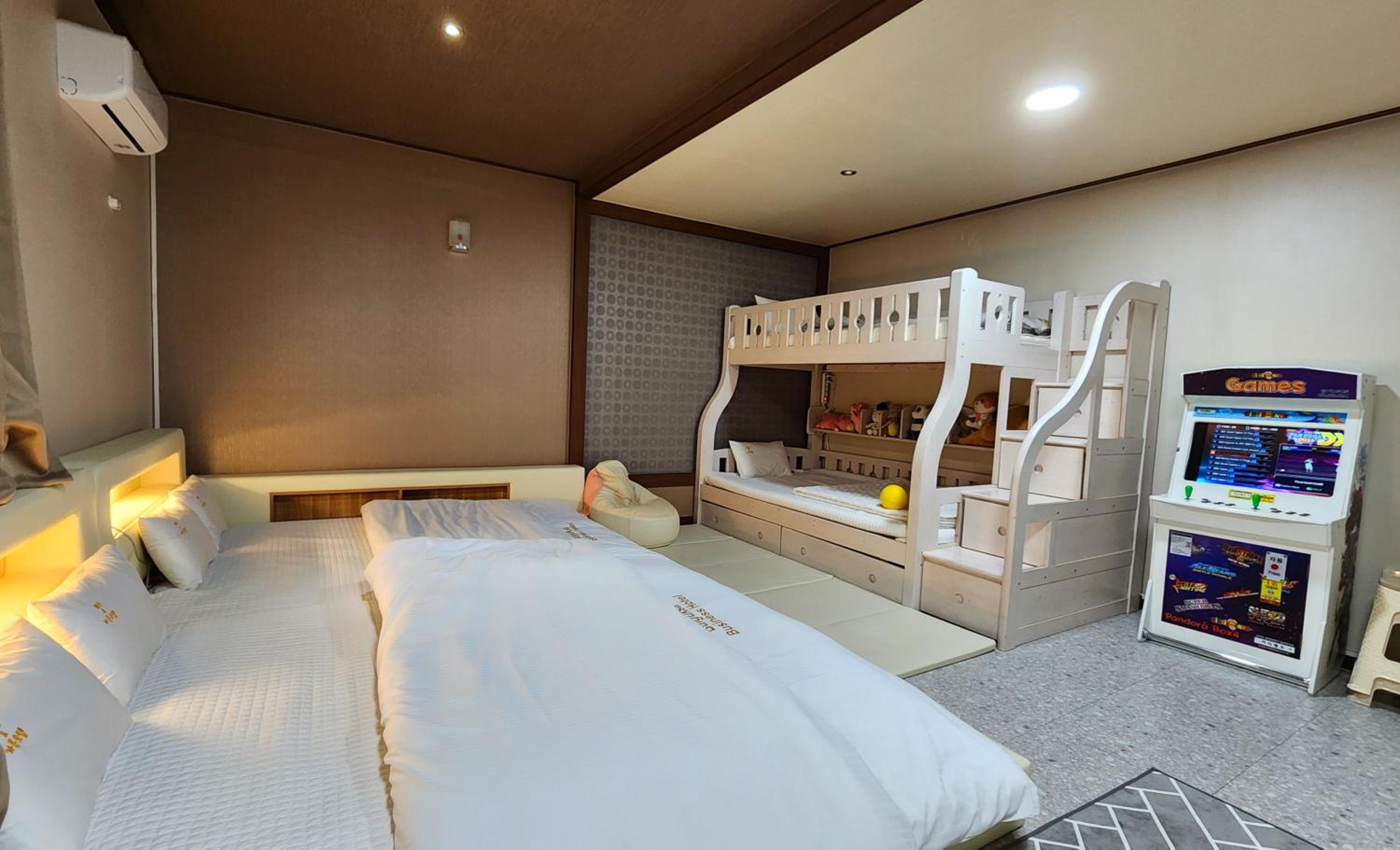 Family Suite photo 1