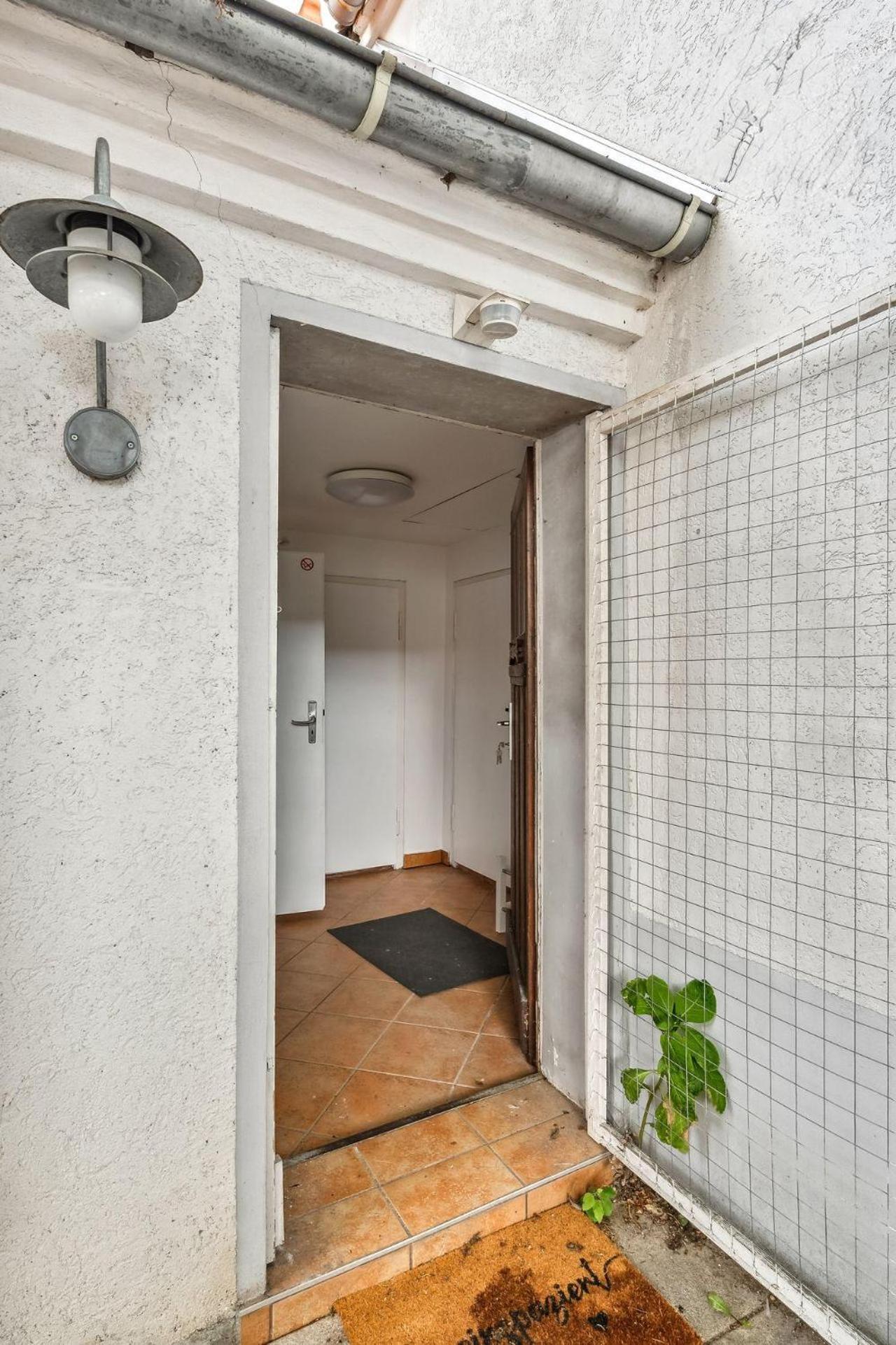 Apartment with Terrace photo 2