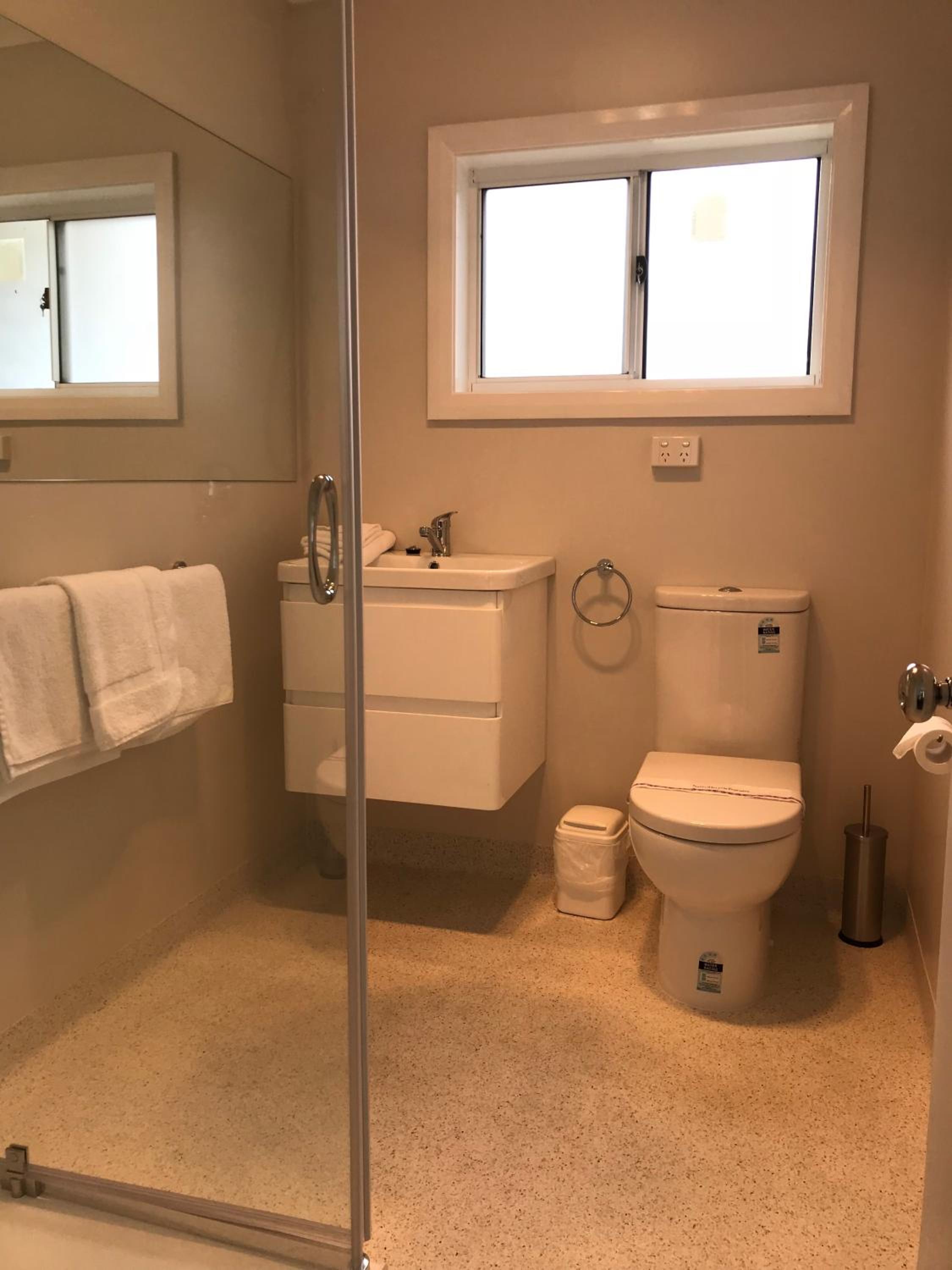 Deluxe King Room photo 2