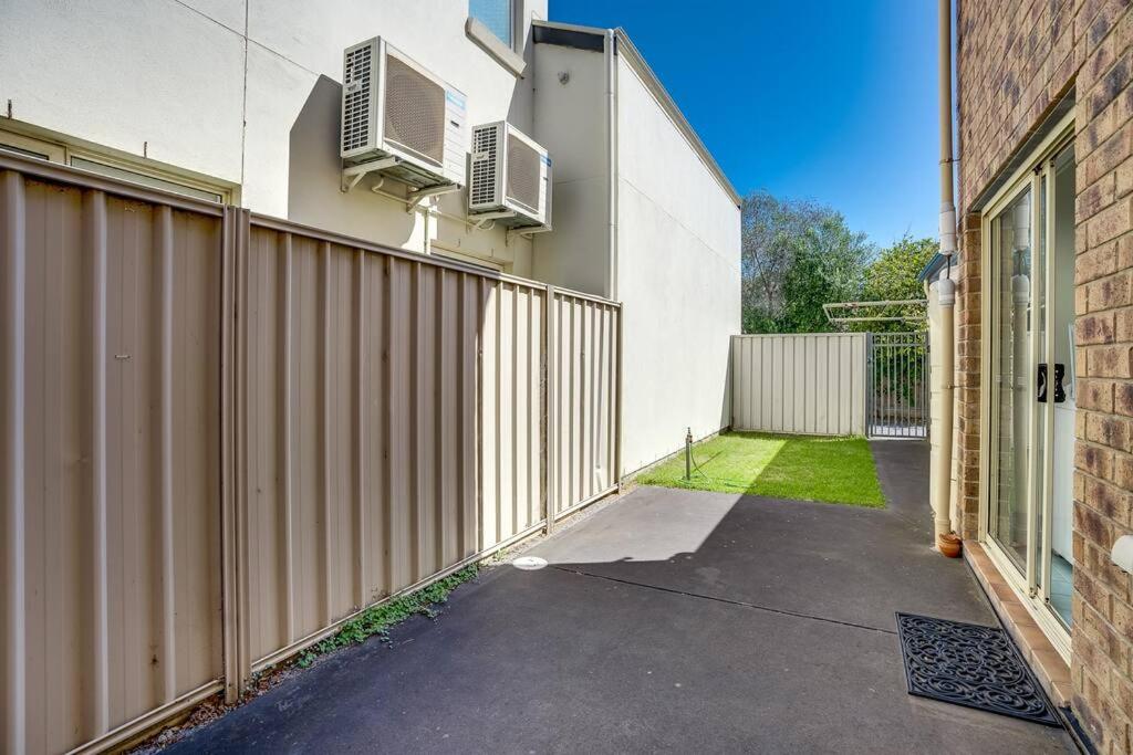 Four-Bedroom House photo 3