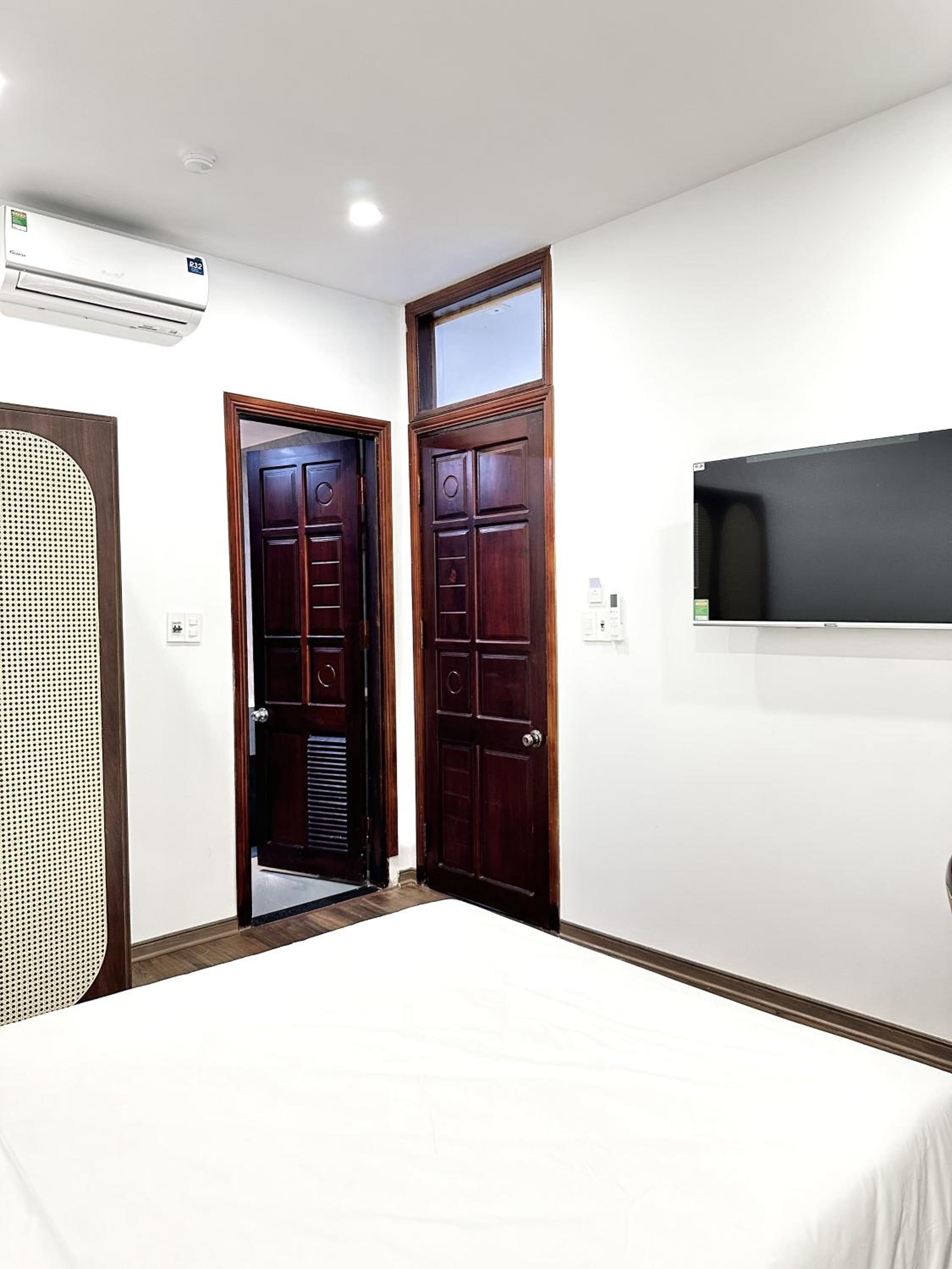 Standard King Room - Photo 3