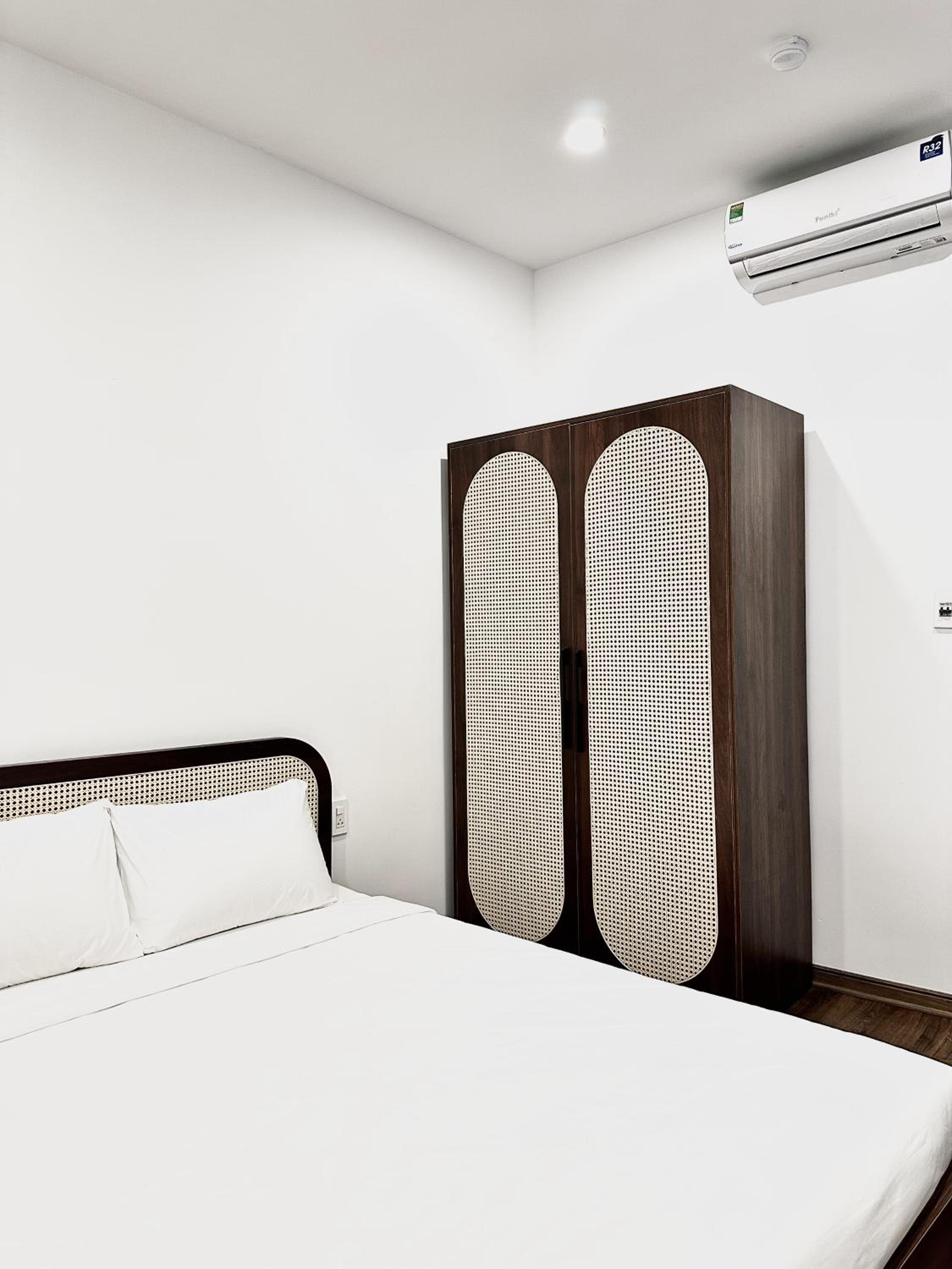 Standard King Room - Photo 2