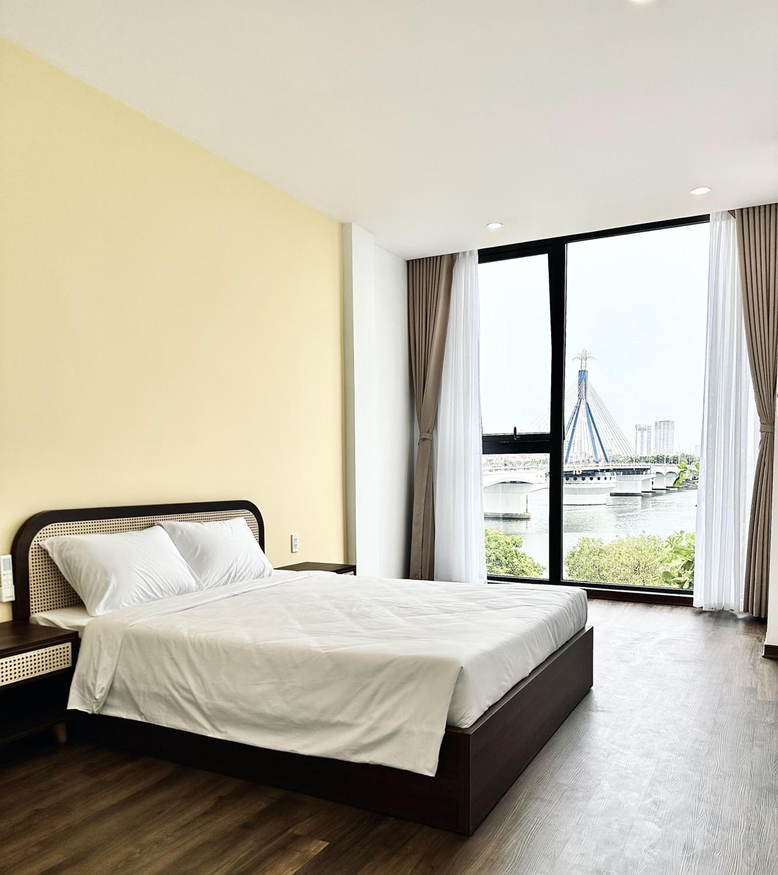 Suite with River View - Photo 9