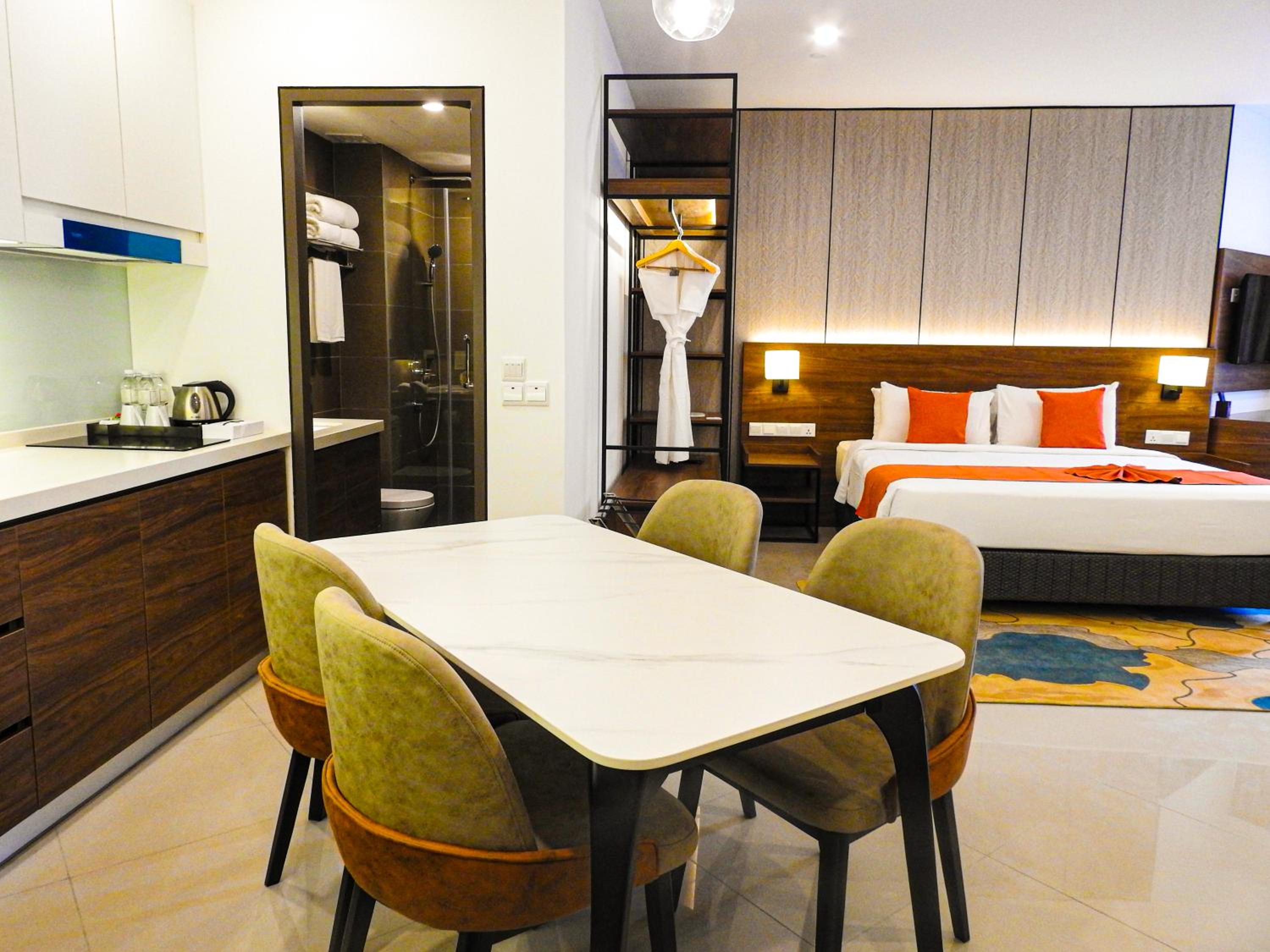 Family Room - Photo 4