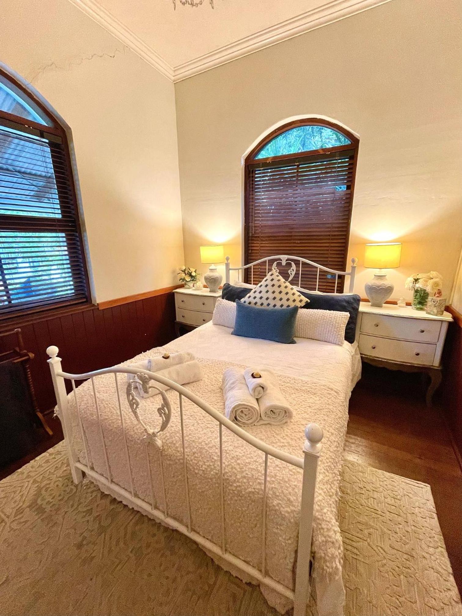 Double Room with Shared Bathroom photo 1