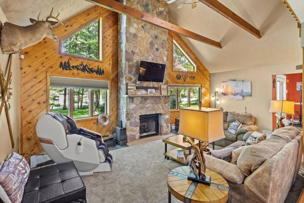 Three-Bedroom House photo 3