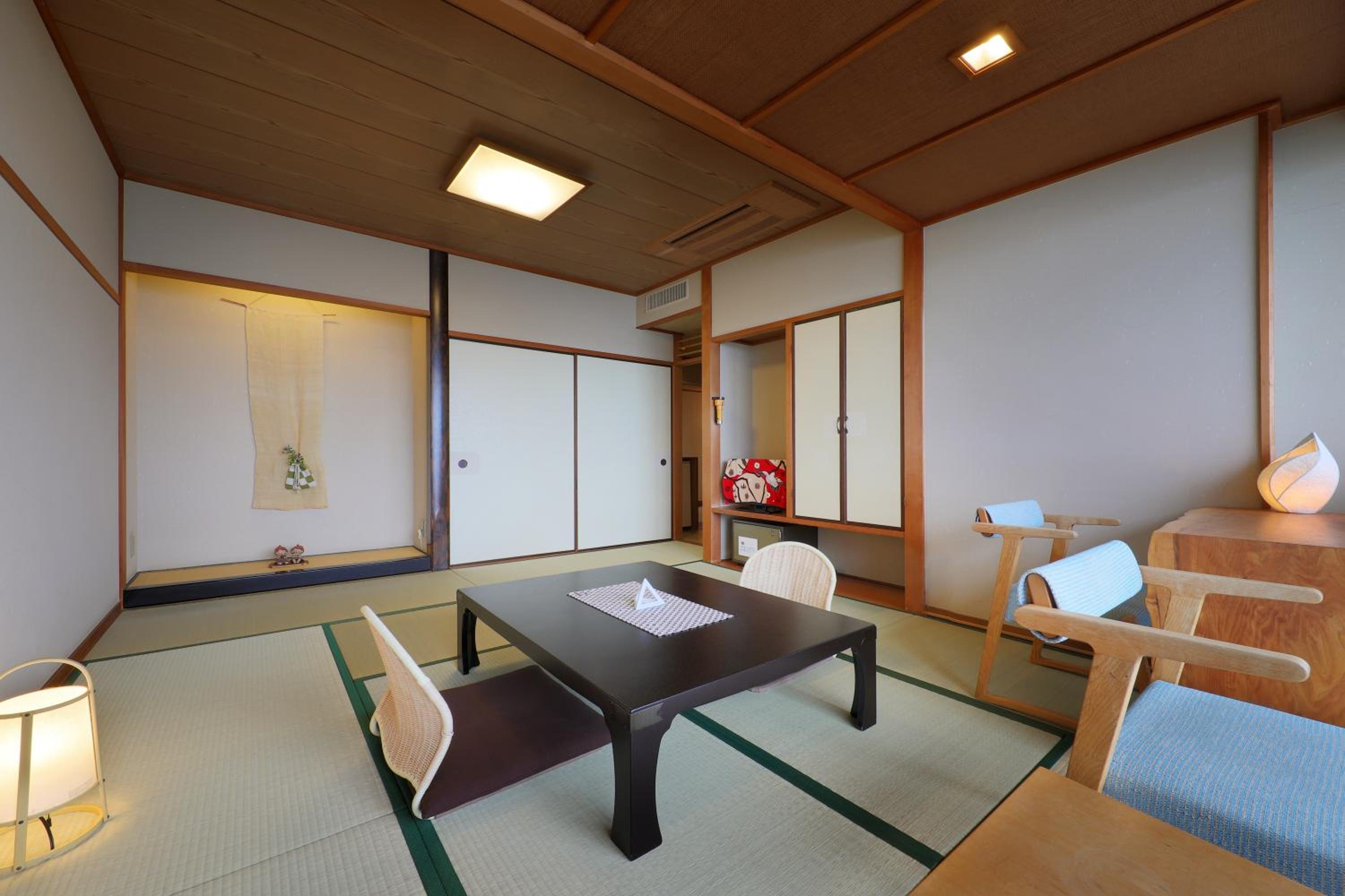 Standard Japanese-Style Room with Bathroom - Photo 1