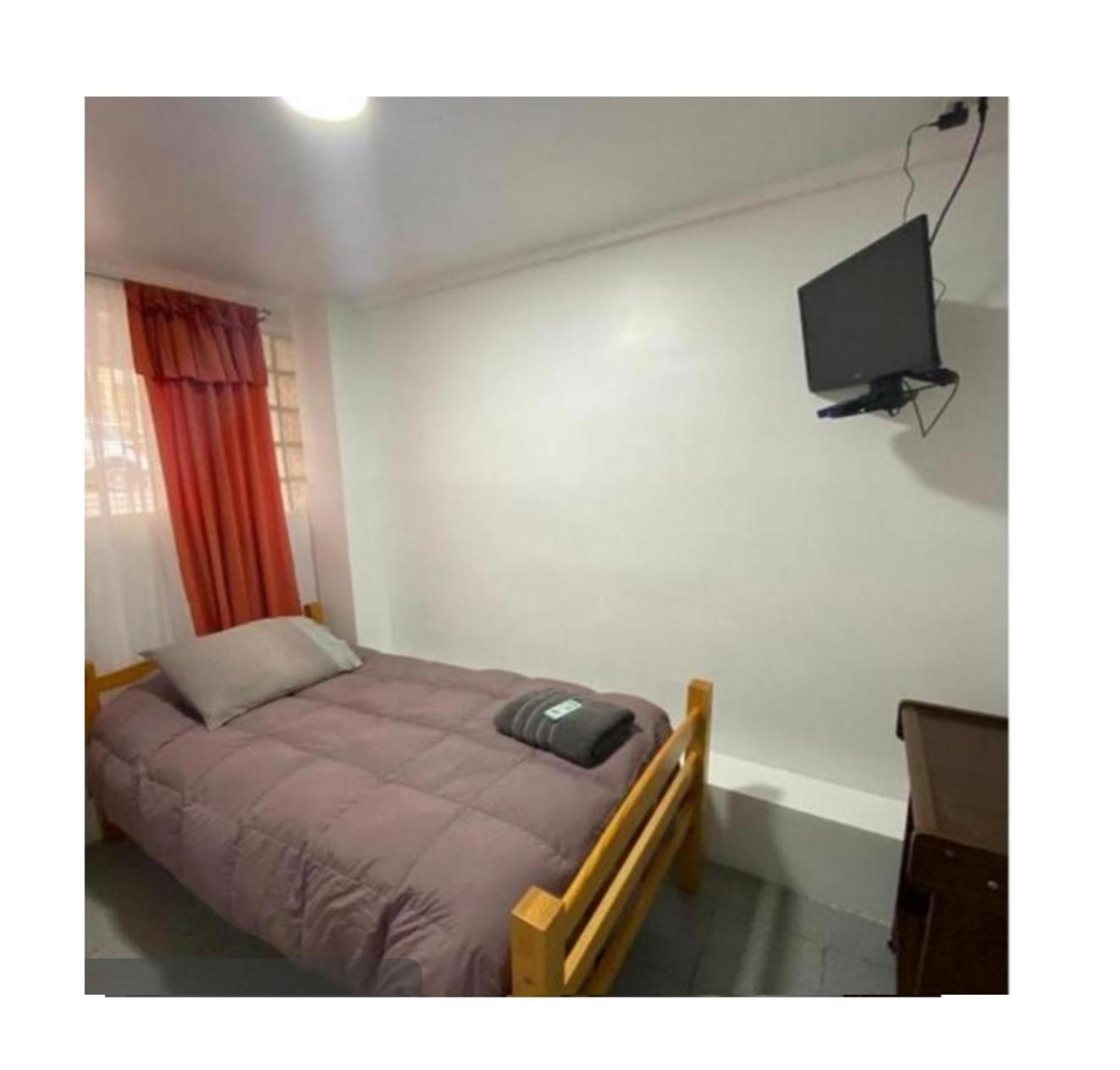 Single Room with Private Bathroom photo 2